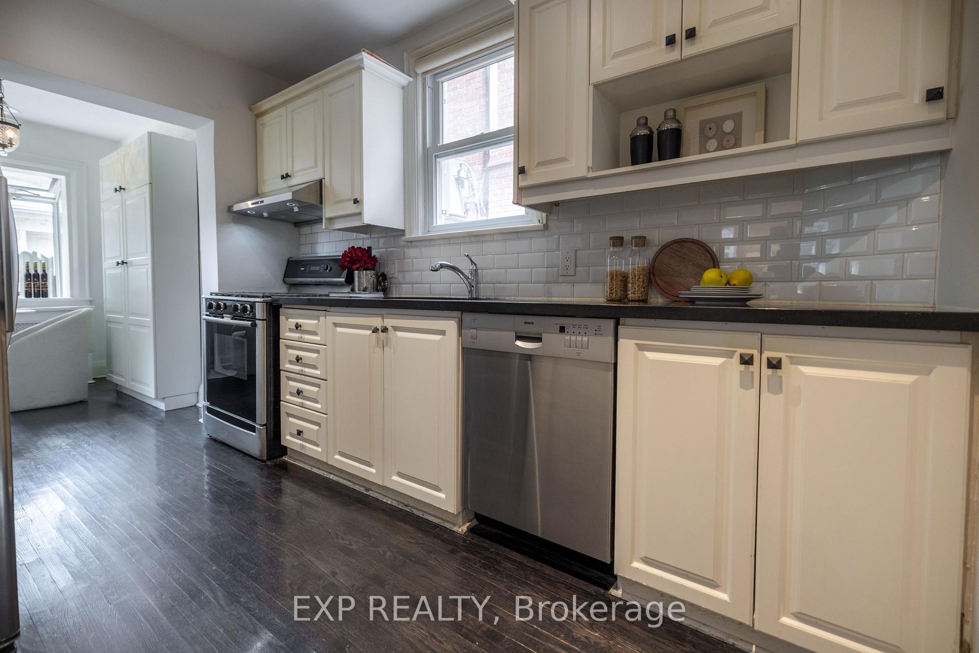 Photo 6 of 86 Willowbank Boulevard, Toronto, Lawrence Park South — HOMEH