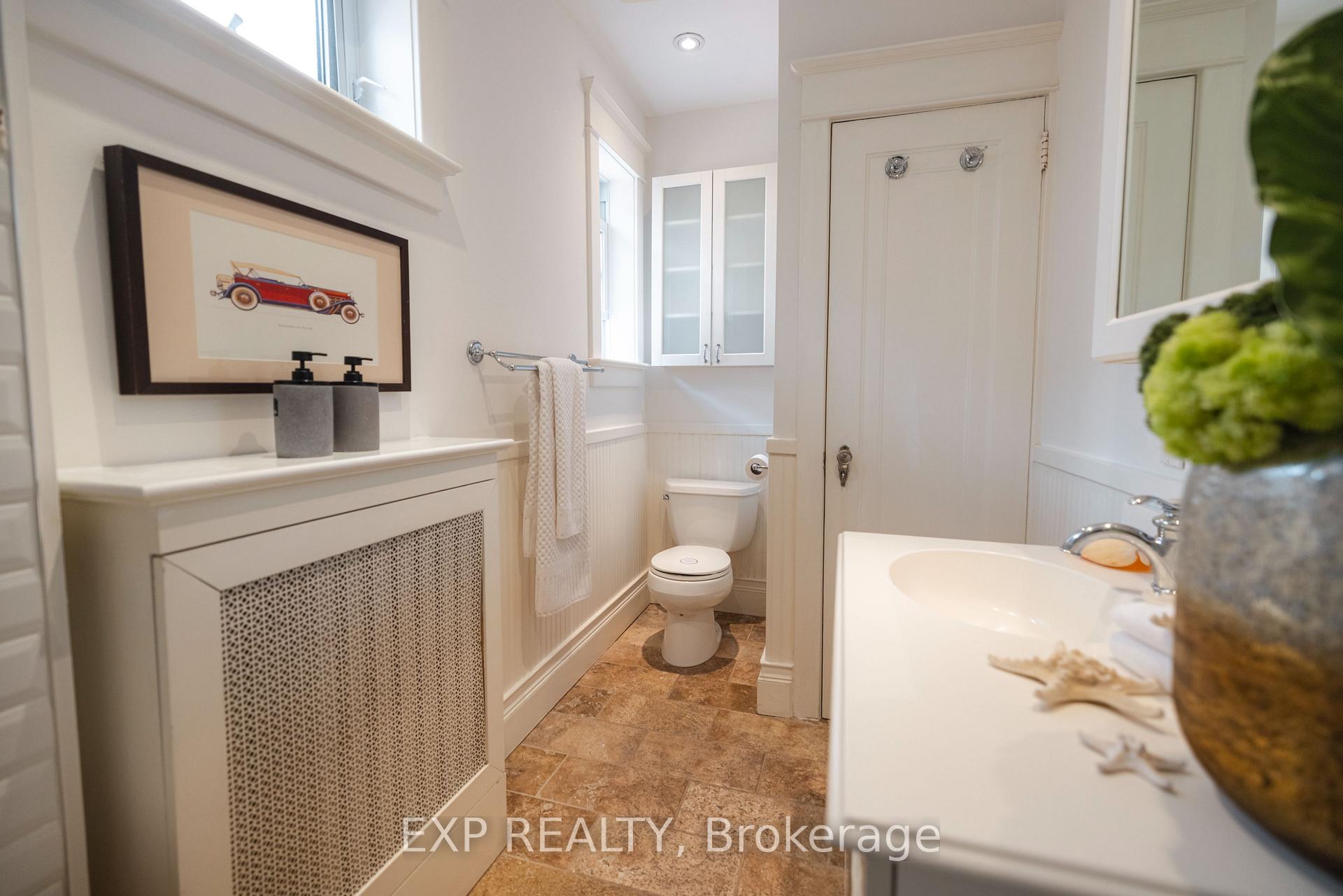 Photo 13 of 86 Willowbank Boulevard, Toronto, Lawrence Park South — HOMEH
