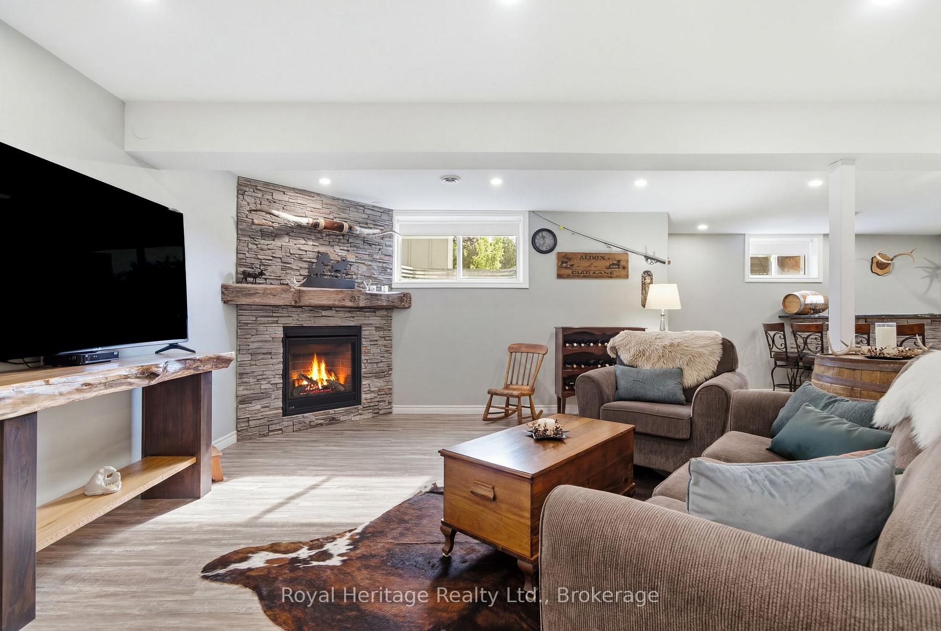 Photo 28 of 46 Stonecrest Boulevard, Quinte West, Sidney Ward — HOMEH