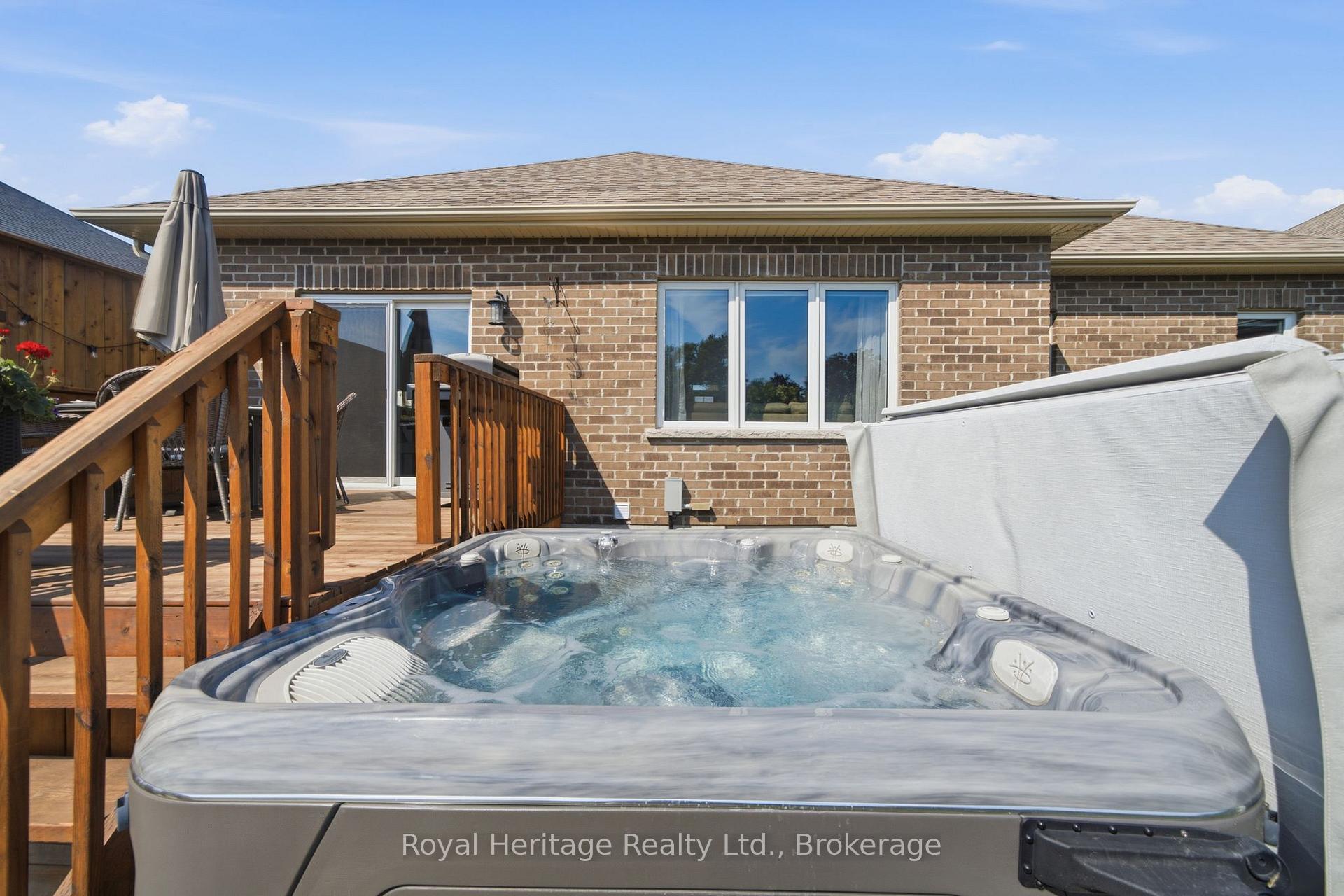 Photo 38 of 46 Stonecrest Boulevard, Quinte West, Sidney Ward — HOMEH
