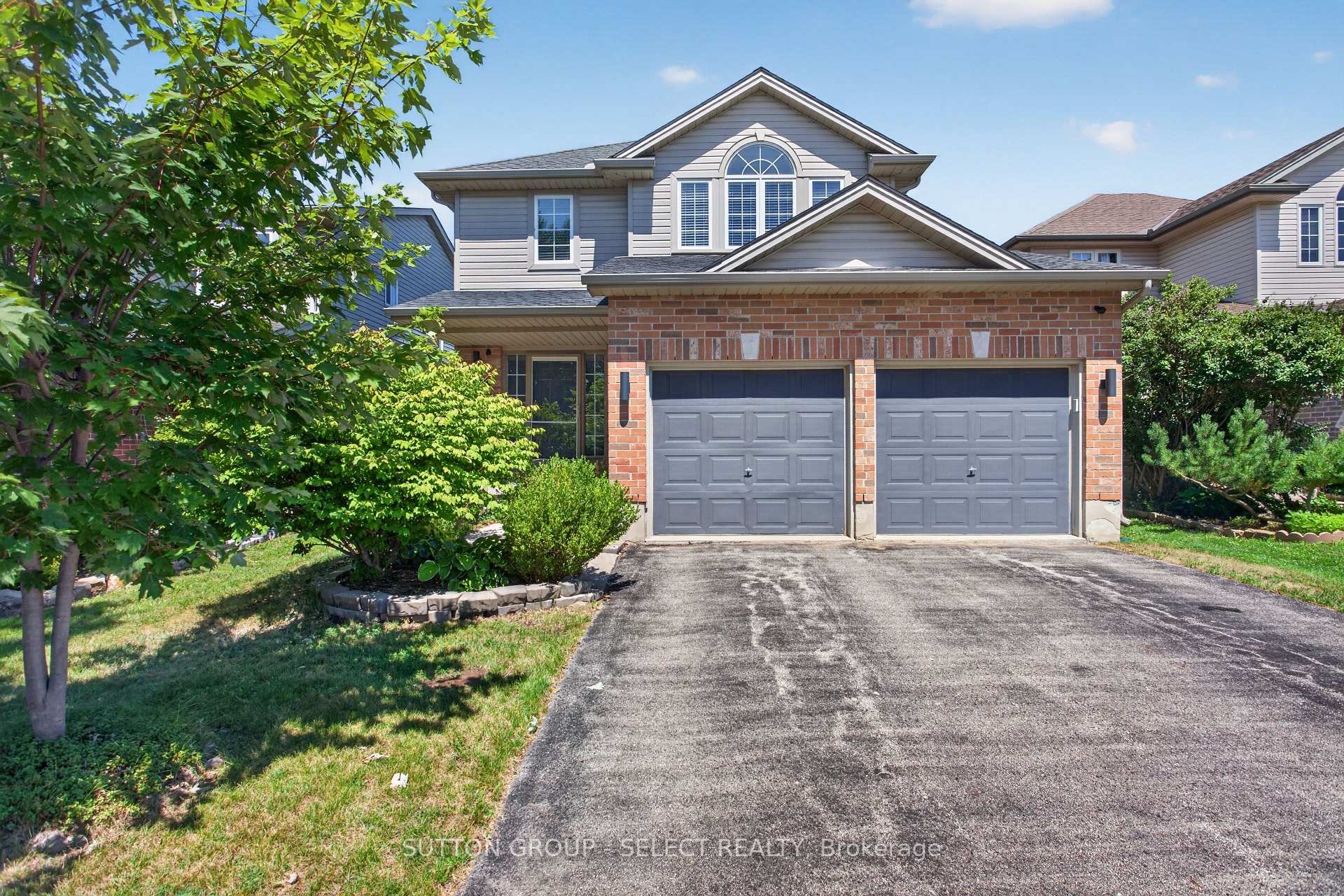 Photo of 1647 Bayswater Crescent
