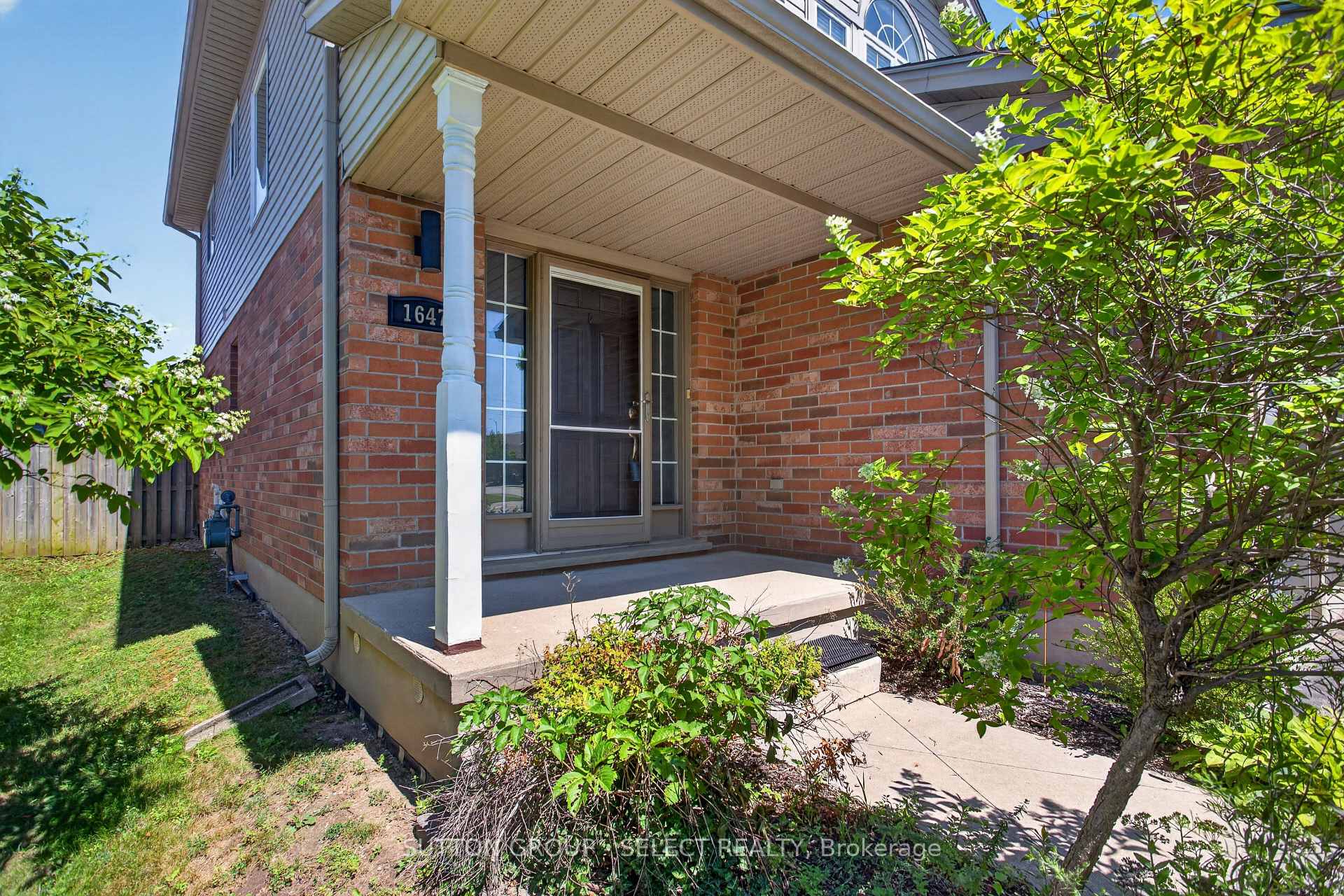 Photo 2 of 1647 Bayswater Crescent, London, North E — HOMEH