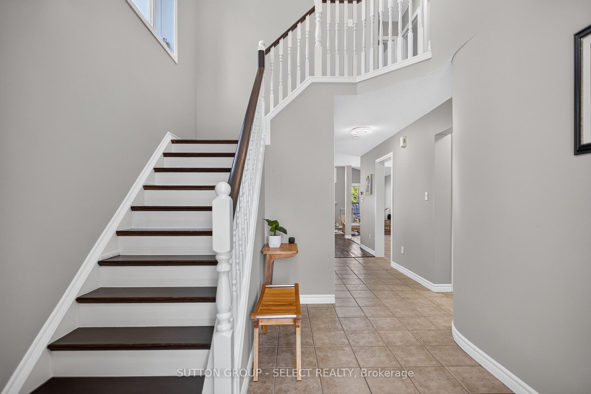 Photo 4 of 1647 Bayswater Crescent, London, North E — HOMEH