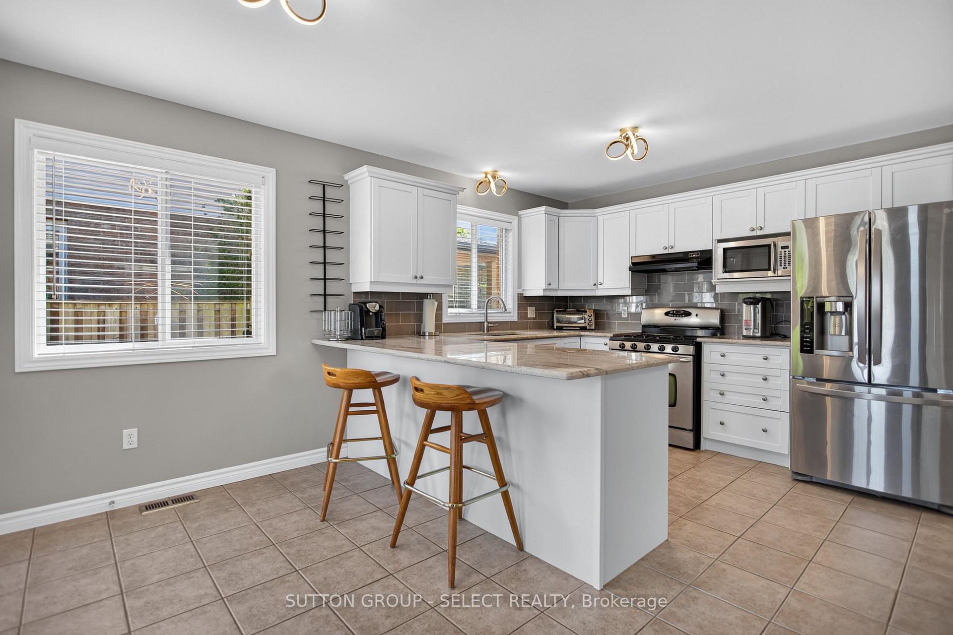 Photo 7 of 1647 Bayswater Crescent, London, North E — HOMEH