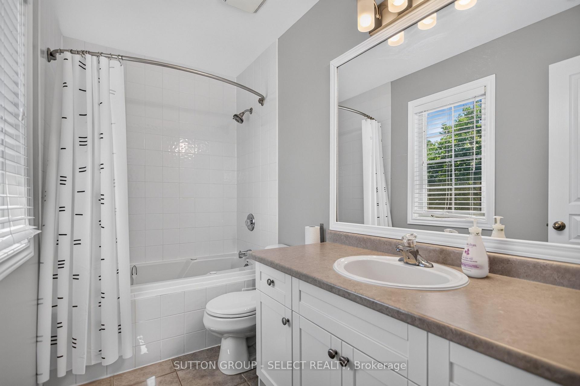 Photo 20 of 1647 Bayswater Crescent, London, North E — HOMEH