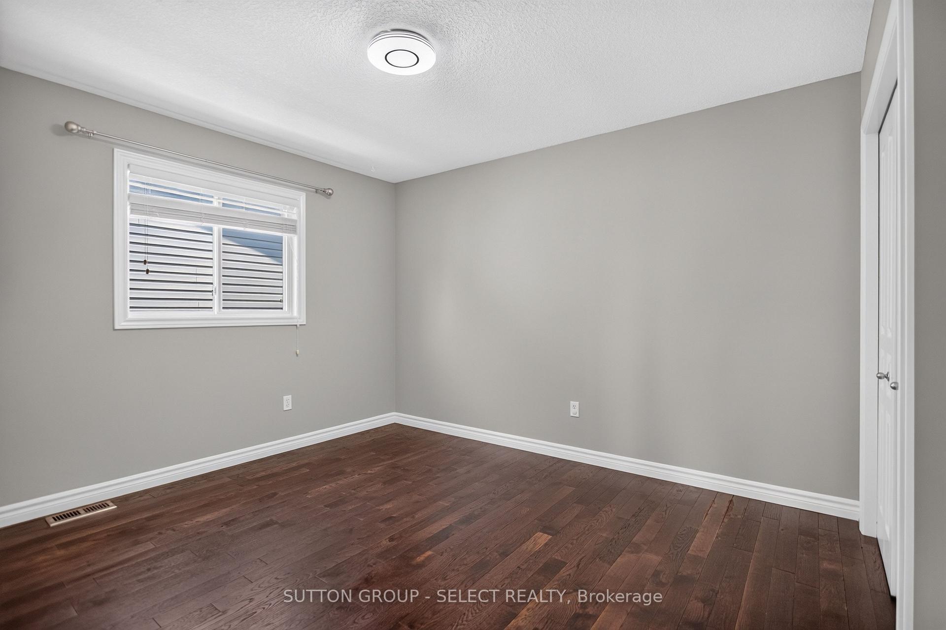 Photo 23 of 1647 Bayswater Crescent, London, North E — HOMEH