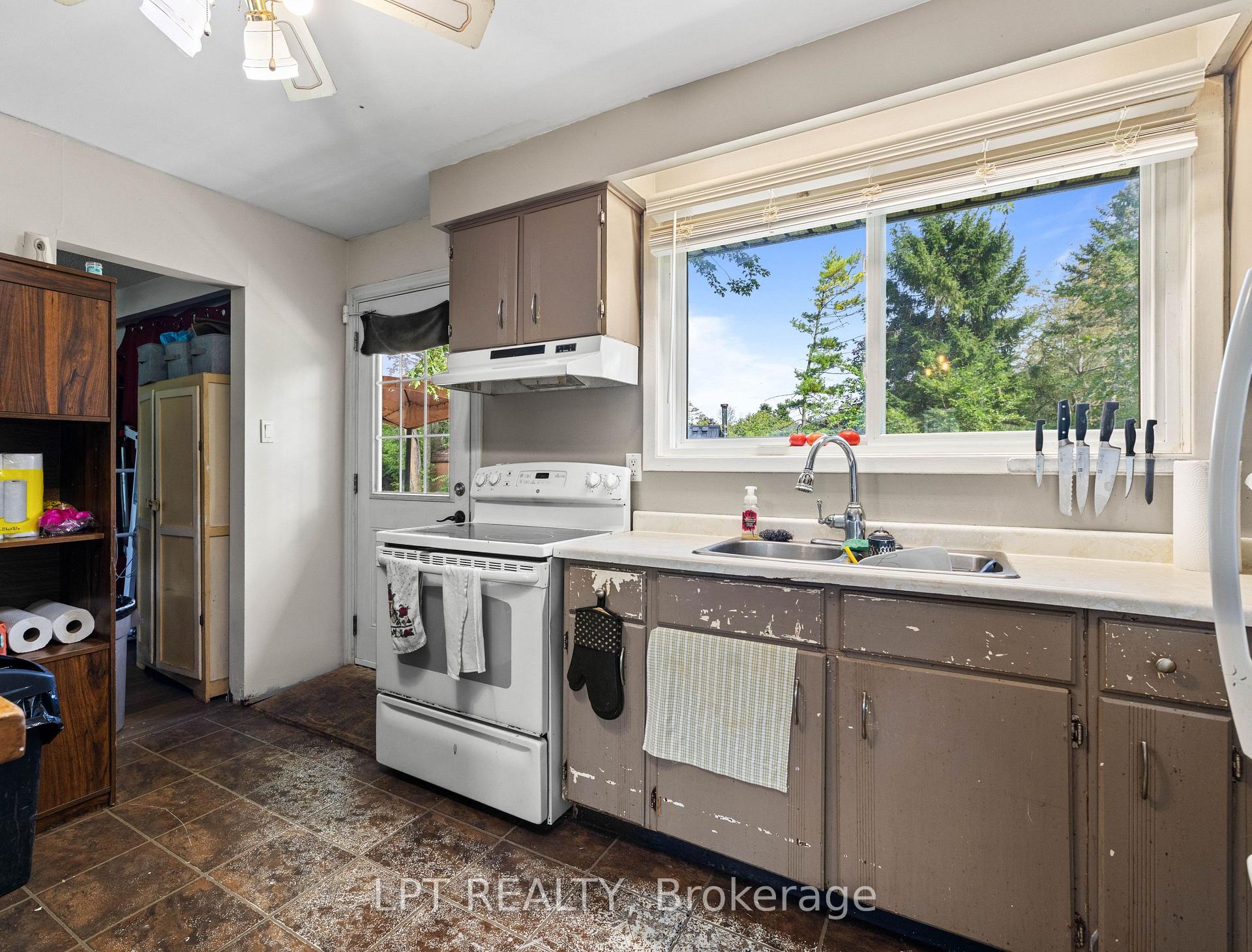 Photo 10 of 65 George Road, Georgina, Sutton & Jackson's Point — HOMEH