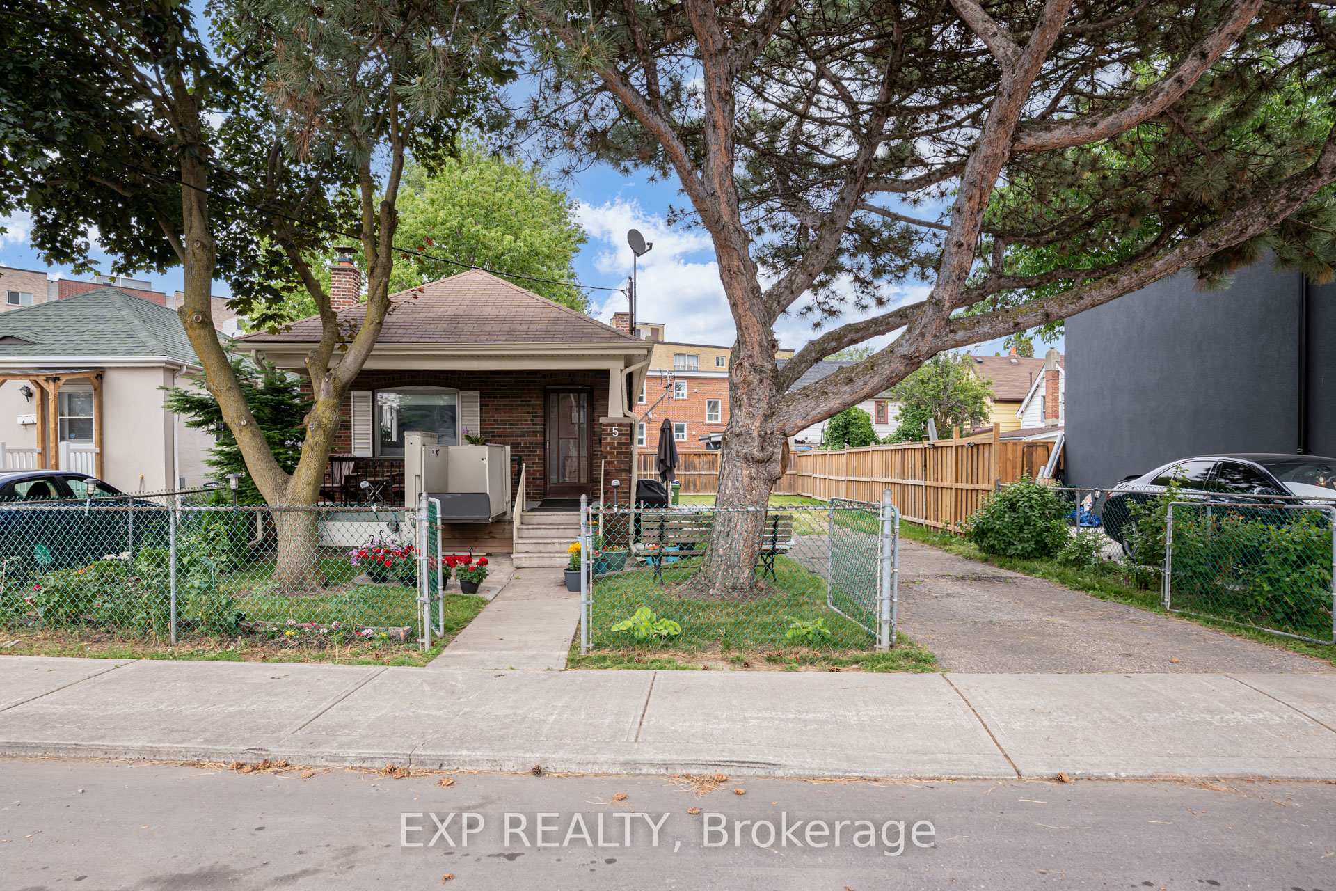 Photo of 5 Laxis Avenue