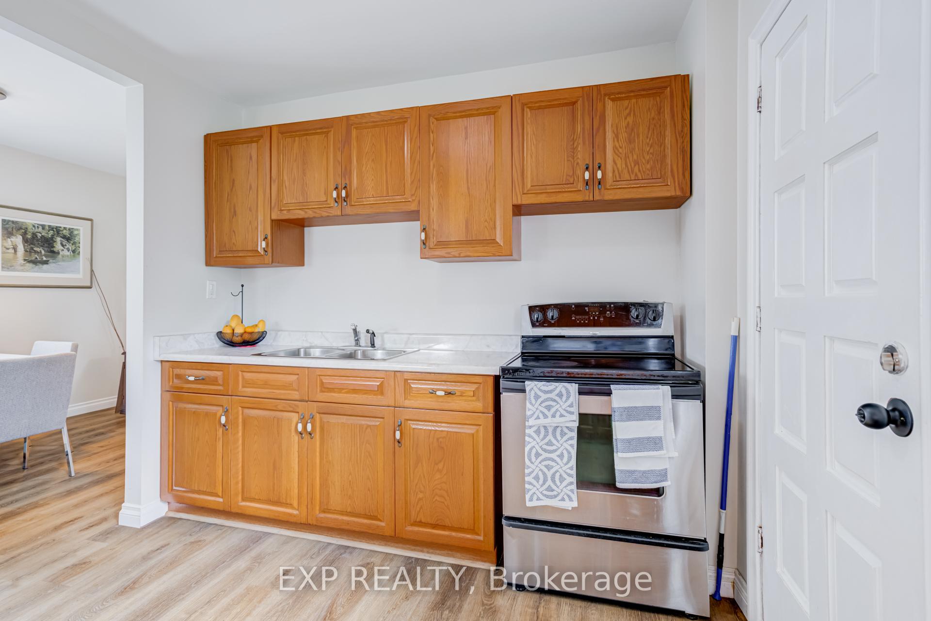 Photo 6 of 5 Laxis Avenue, North York, Mount Dennis — HOMEH