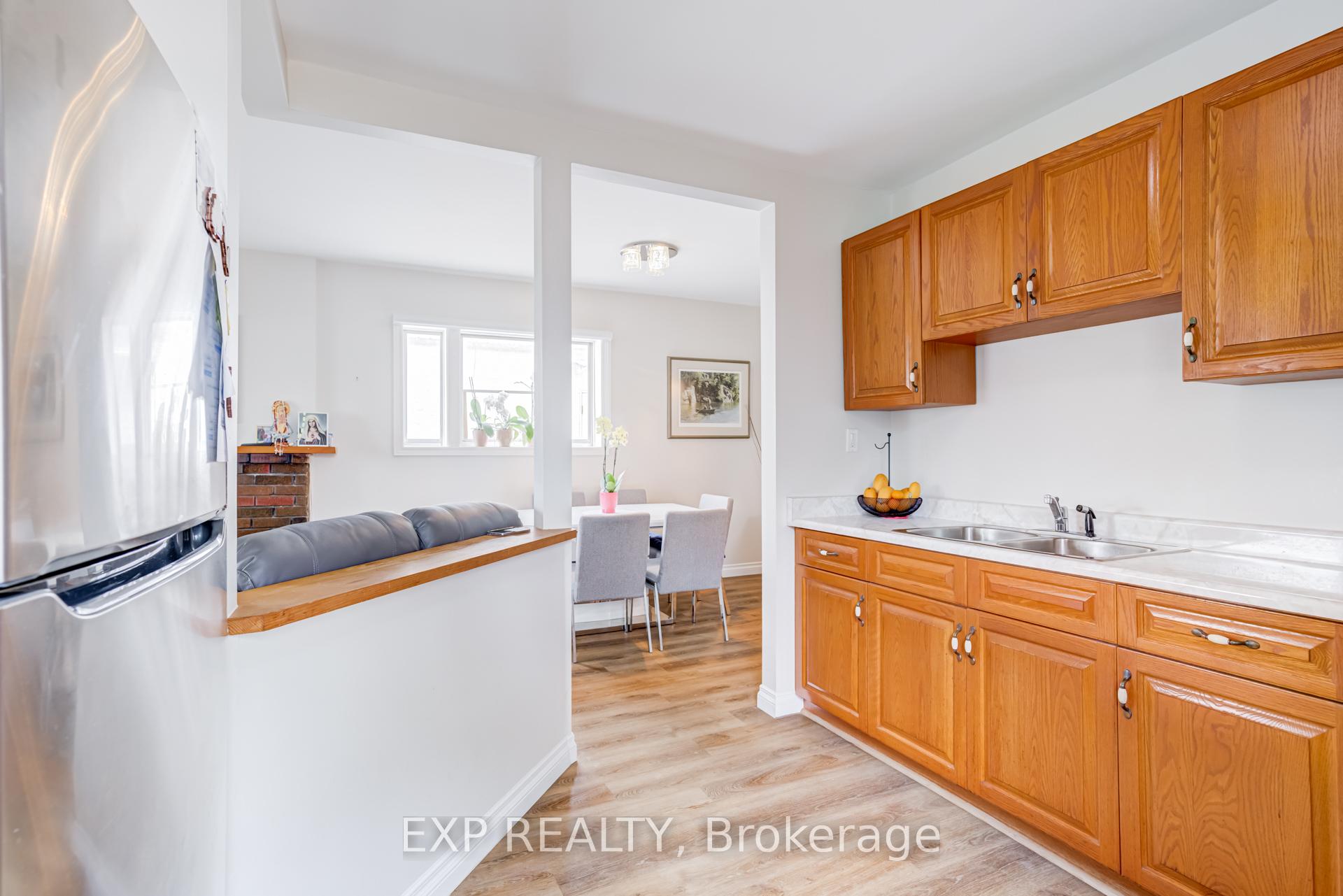 Photo 7 of 5 Laxis Avenue, North York, Mount Dennis — HOMEH