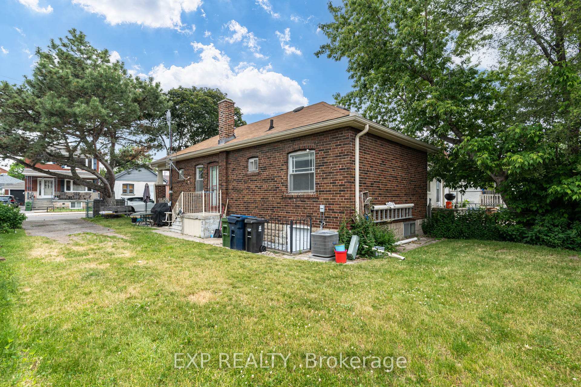 Photo 13 of 5 Laxis Avenue, North York, Mount Dennis — HOMEH