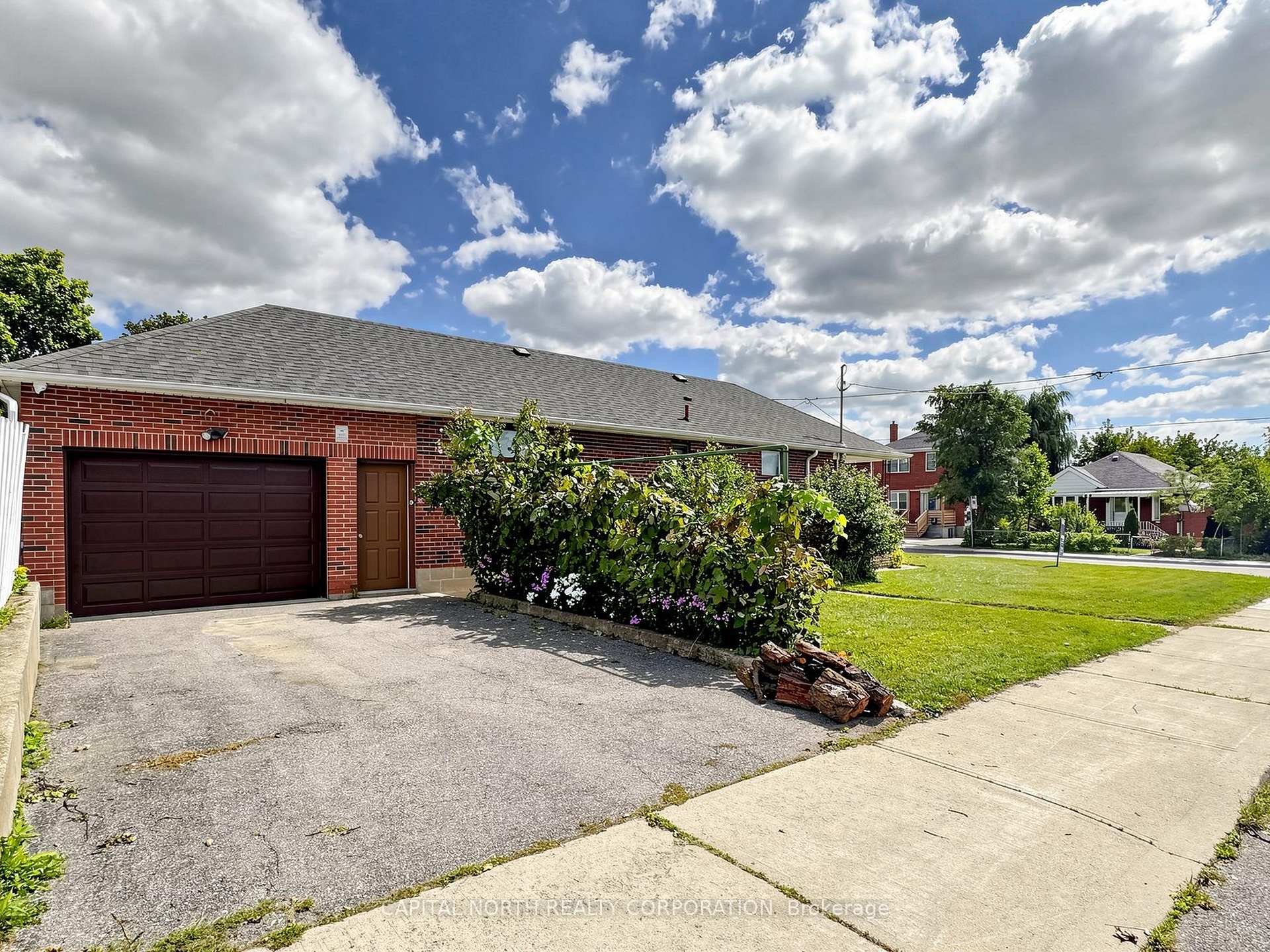Photo 3 of 70 Beechborough Avenue, North York, Beechborough-Greenbrook — HOMEH