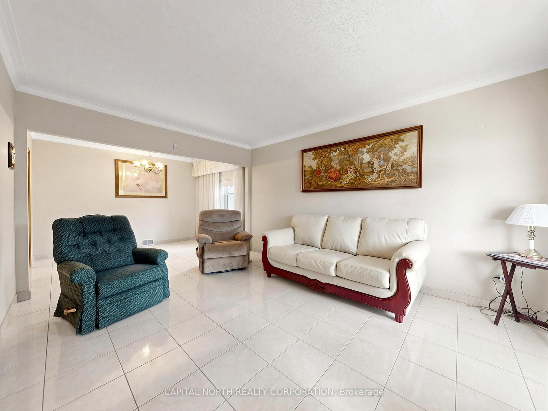 Photo 8 of 70 Beechborough Avenue, North York, Beechborough-Greenbrook — HOMEH