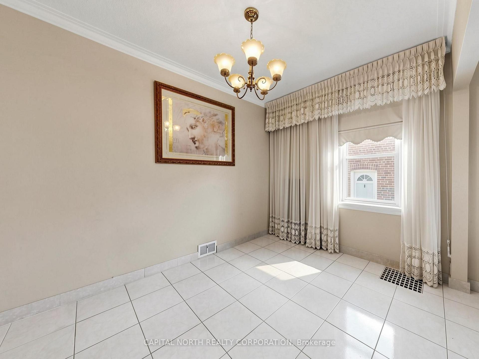 Photo 9 of 70 Beechborough Avenue, North York, Beechborough-Greenbrook — HOMEH