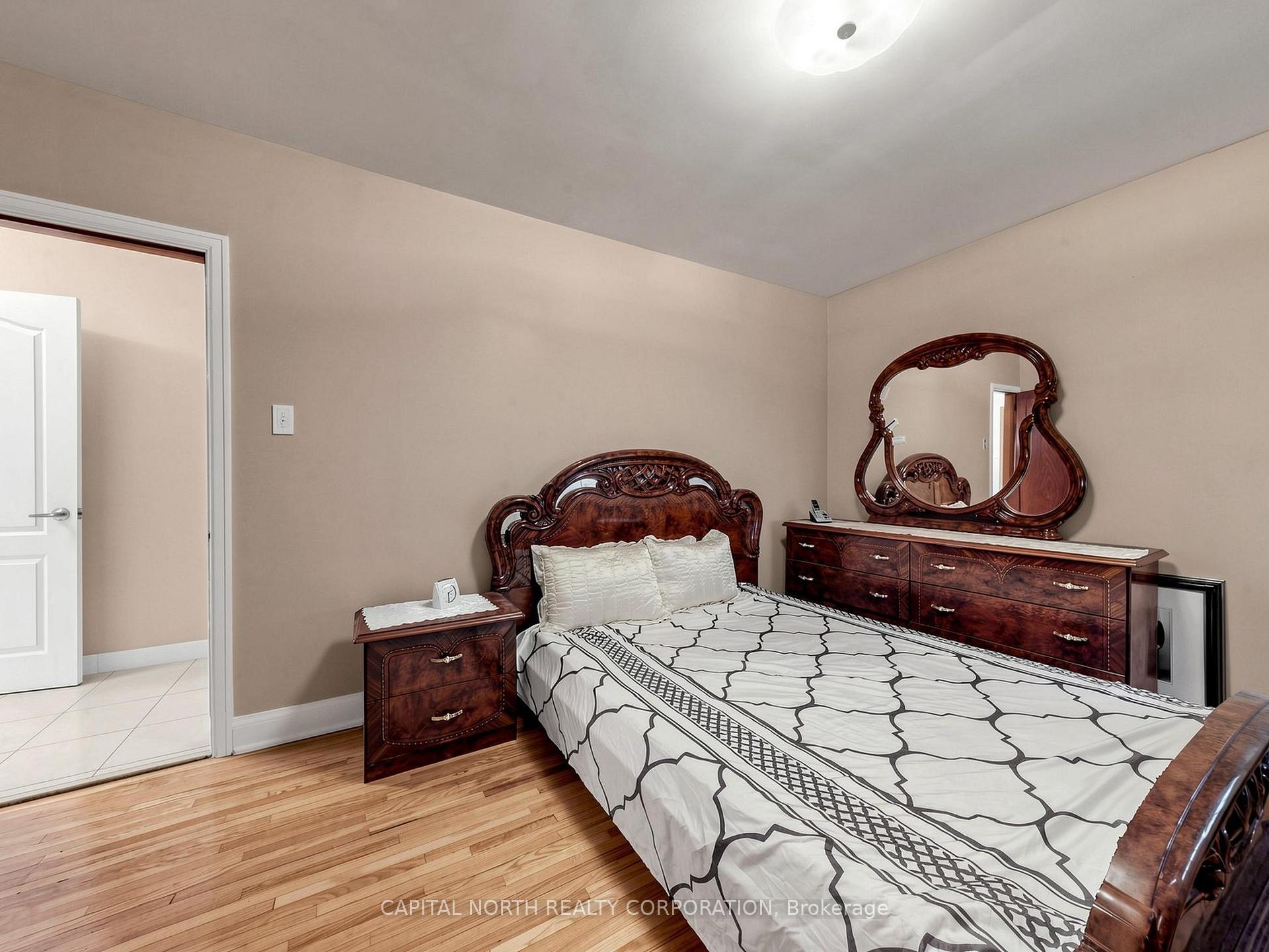 Photo 16 of 70 Beechborough Avenue, North York, Beechborough-Greenbrook — HOMEH
