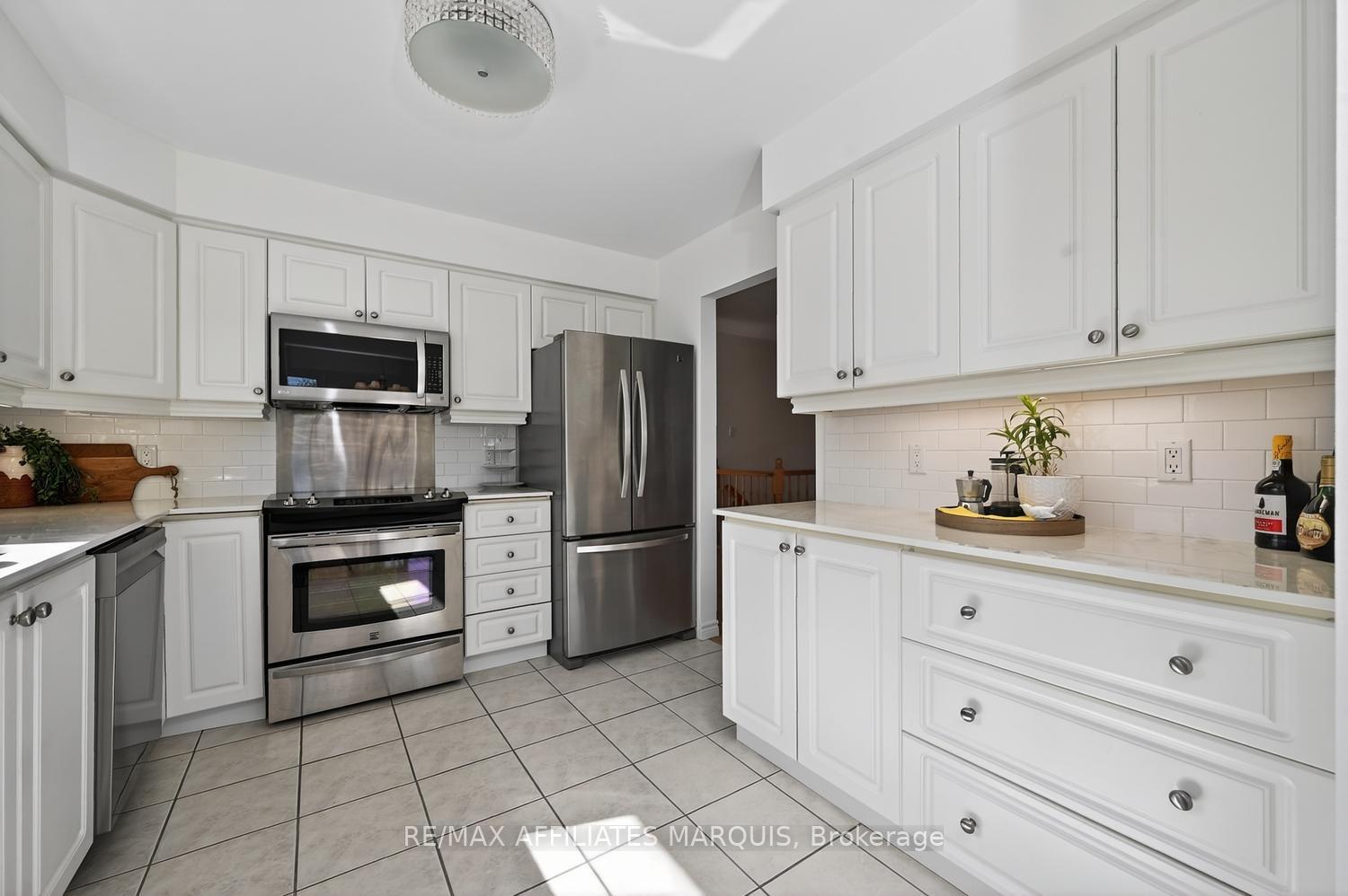 Photo 19 of 11 Decaria Boulevard, Perth, Perth — HOMEH