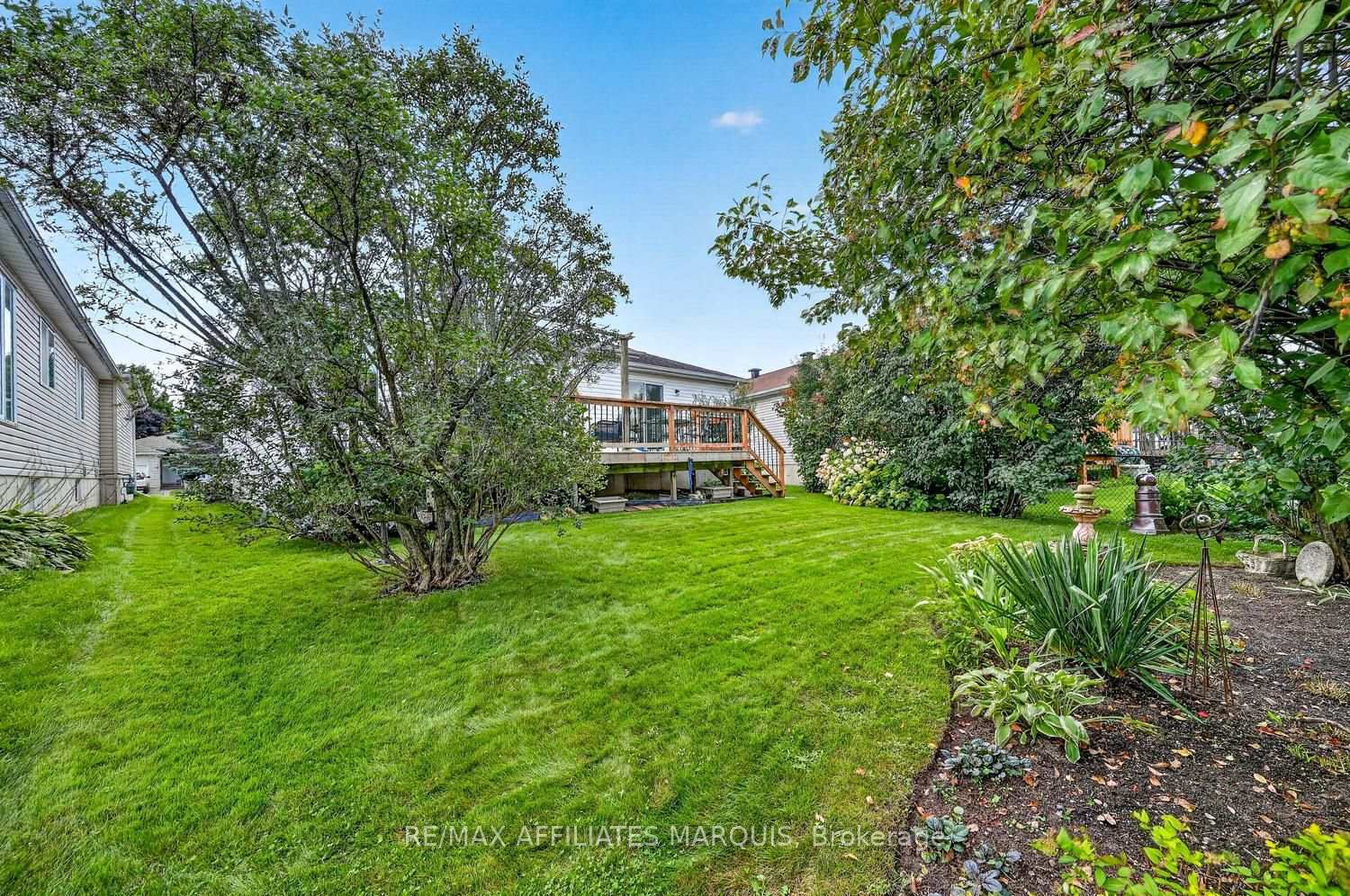 Photo 39 of 11 Decaria Boulevard, Perth, Perth — HOMEH