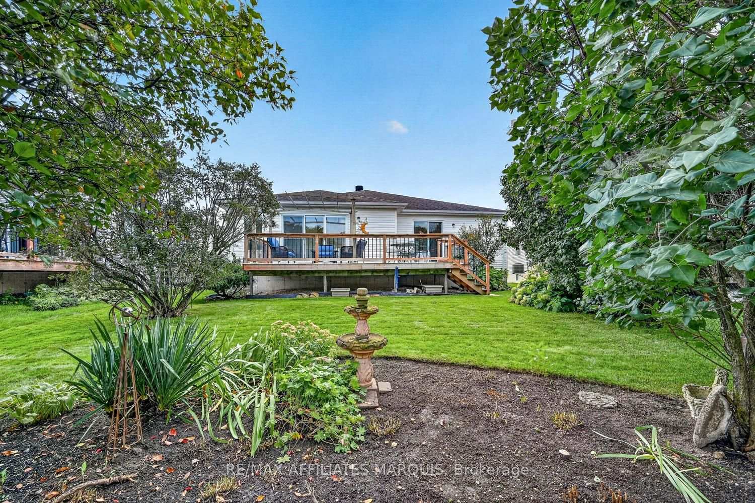 Photo 41 of 11 Decaria Boulevard, Perth, Perth — HOMEH
