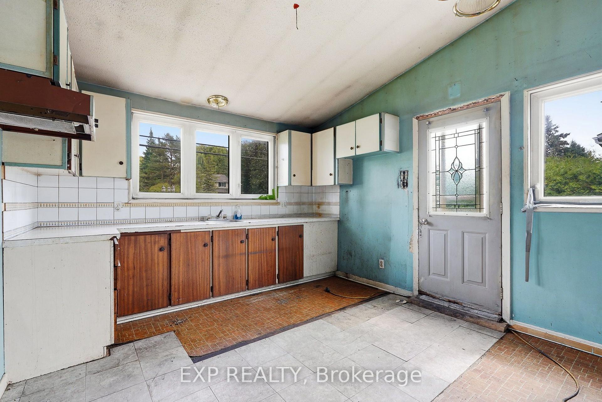 Photo 7 of 2498 Mer Bleue Road, Ottawa, Mer Bleue/Bradley Estates/Anderson Park — HOMEH