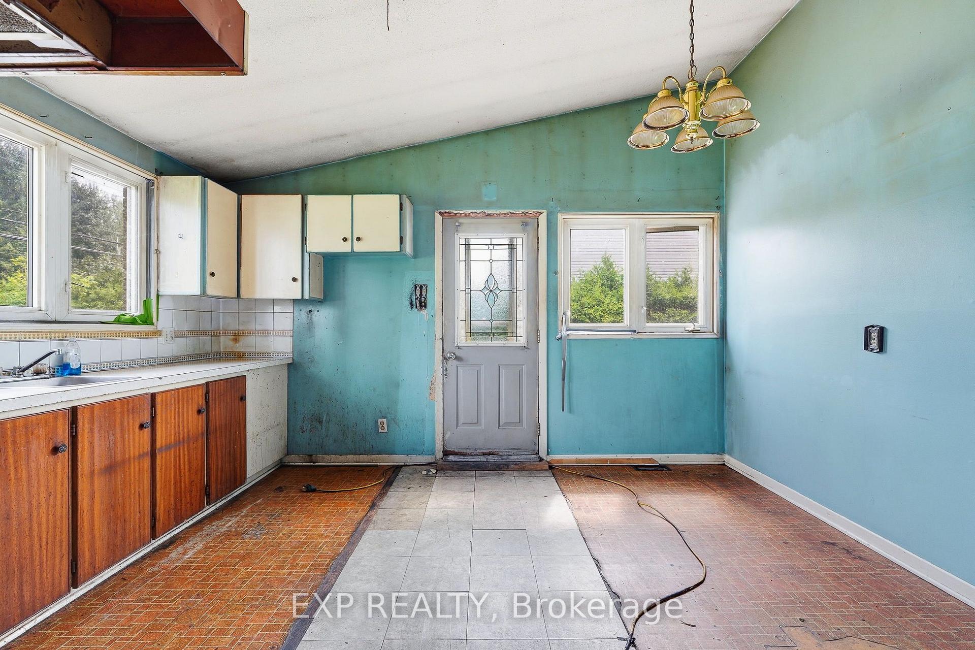 Photo 8 of 2498 Mer Bleue Road, Ottawa, Mer Bleue/Bradley Estates/Anderson Park — HOMEH