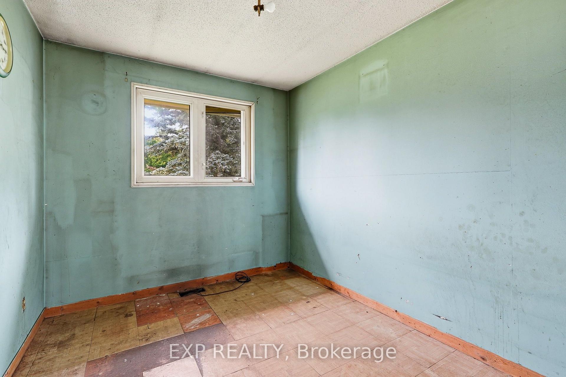 Photo 12 of 2498 Mer Bleue Road, Ottawa, Mer Bleue/Bradley Estates/Anderson Park — HOMEH