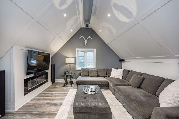 Photo 5 of Unit Upper Level, 2225 Otami Trail, Mississauga, Sheridan — HOMEH