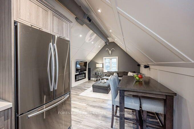 Photo 10 of Unit Upper Level, 2225 Otami Trail, Mississauga, Sheridan — HOMEH