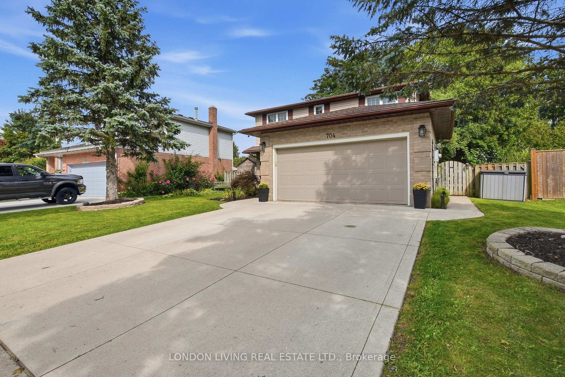Photo 2 of 704 Homeview Road, London, South Q — HOMEH