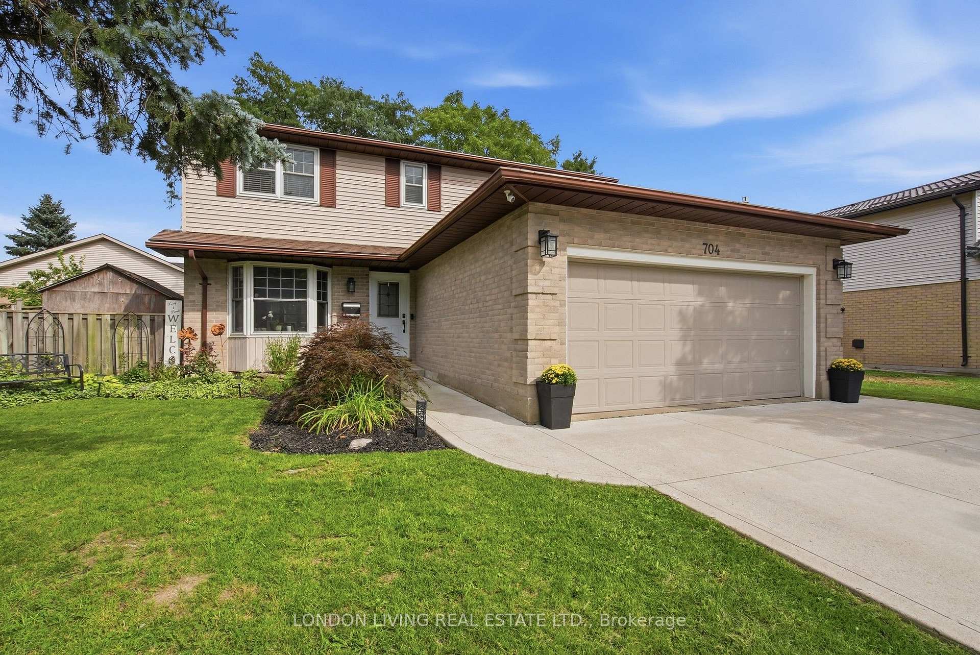 Photo 3 of 704 Homeview Road, London, South Q — HOMEH