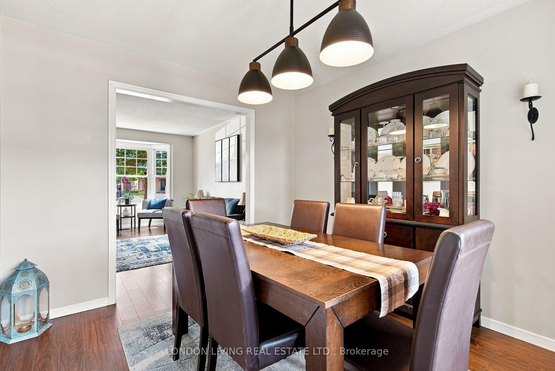 Photo 11 of 704 Homeview Road, London, South Q — HOMEH