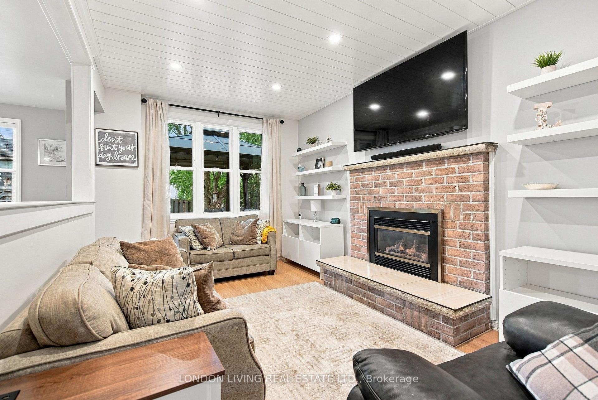 Photo 12 of 704 Homeview Road, London, South Q — HOMEH