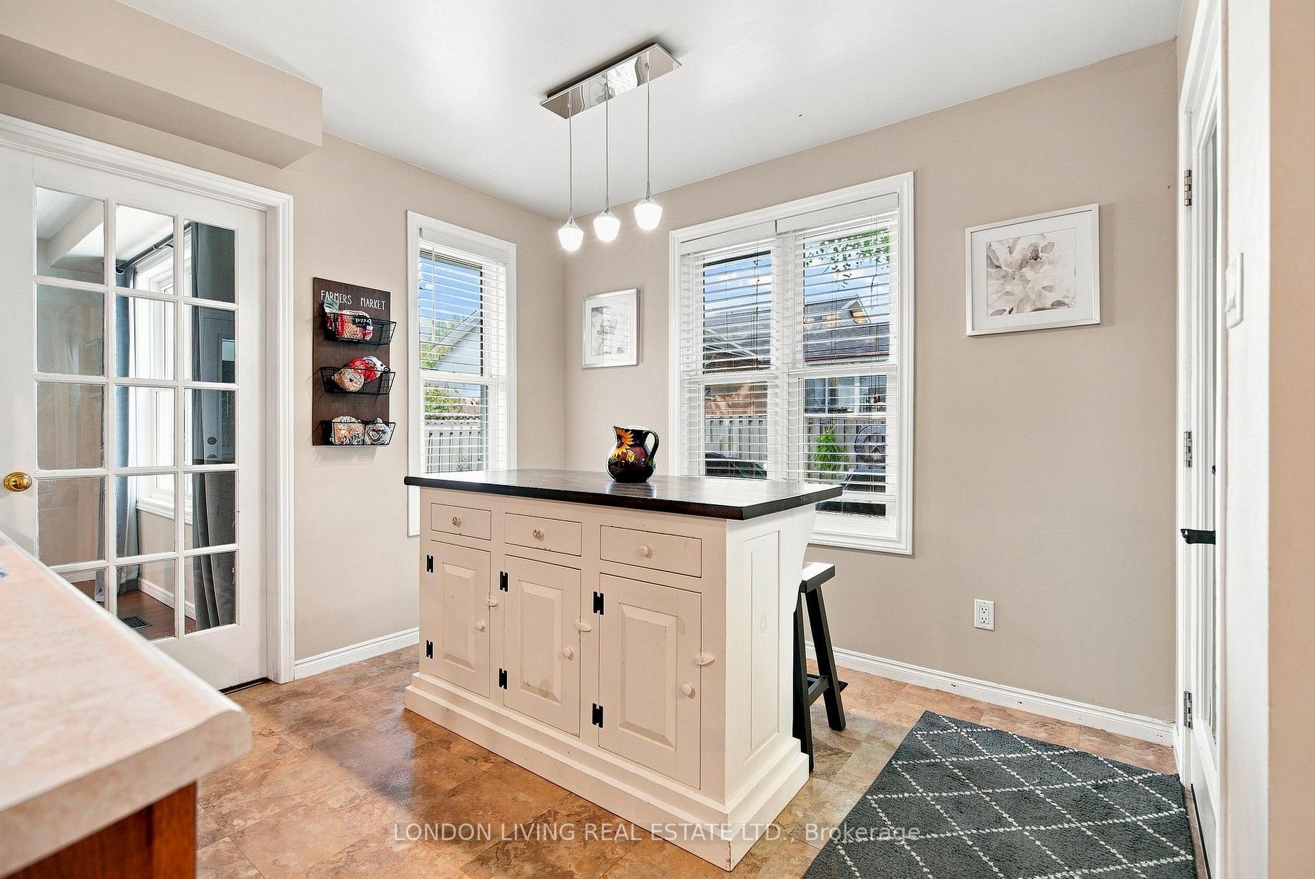 Photo 18 of 704 Homeview Road, London, South Q — HOMEH