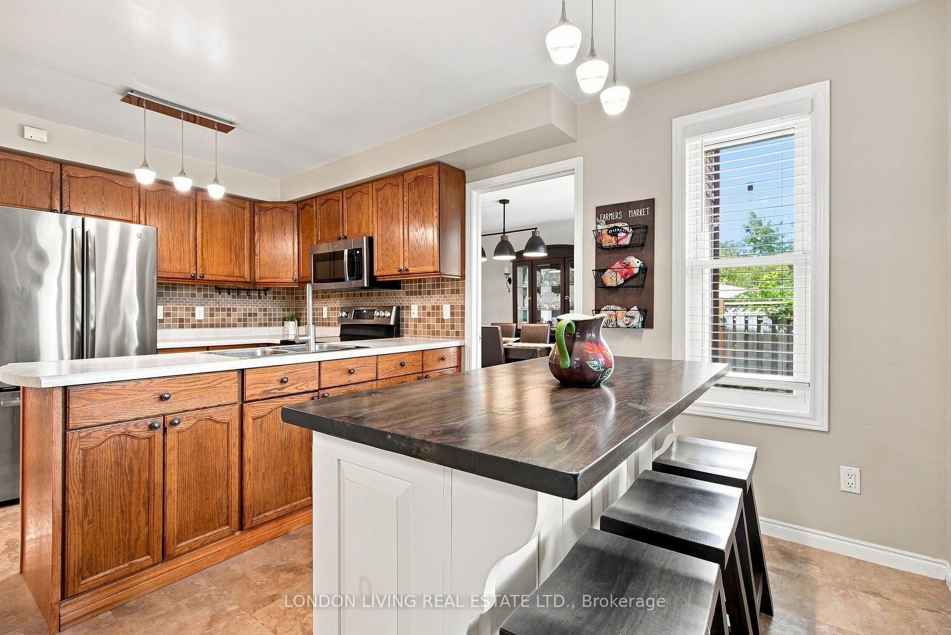 Photo 20 of 704 Homeview Road, London, South Q — HOMEH