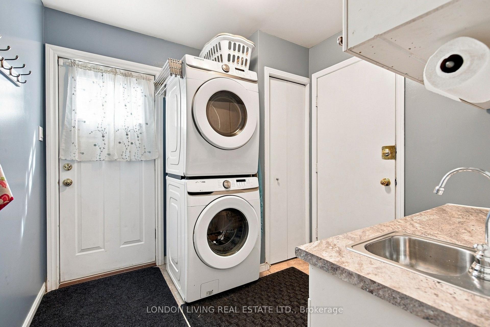Photo 22 of 704 Homeview Road, London, South Q — HOMEH