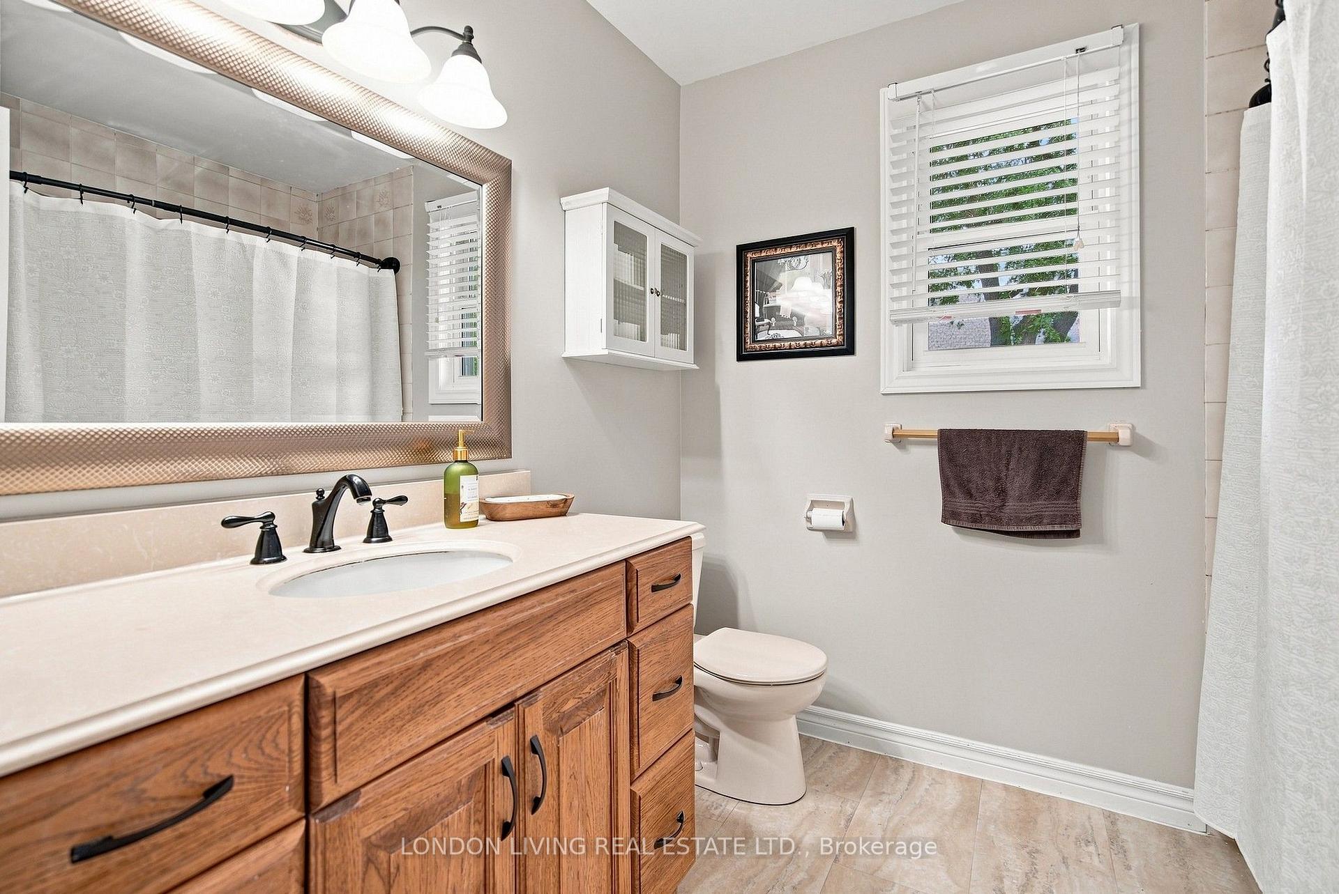 Photo 25 of 704 Homeview Road, London, South Q — HOMEH
