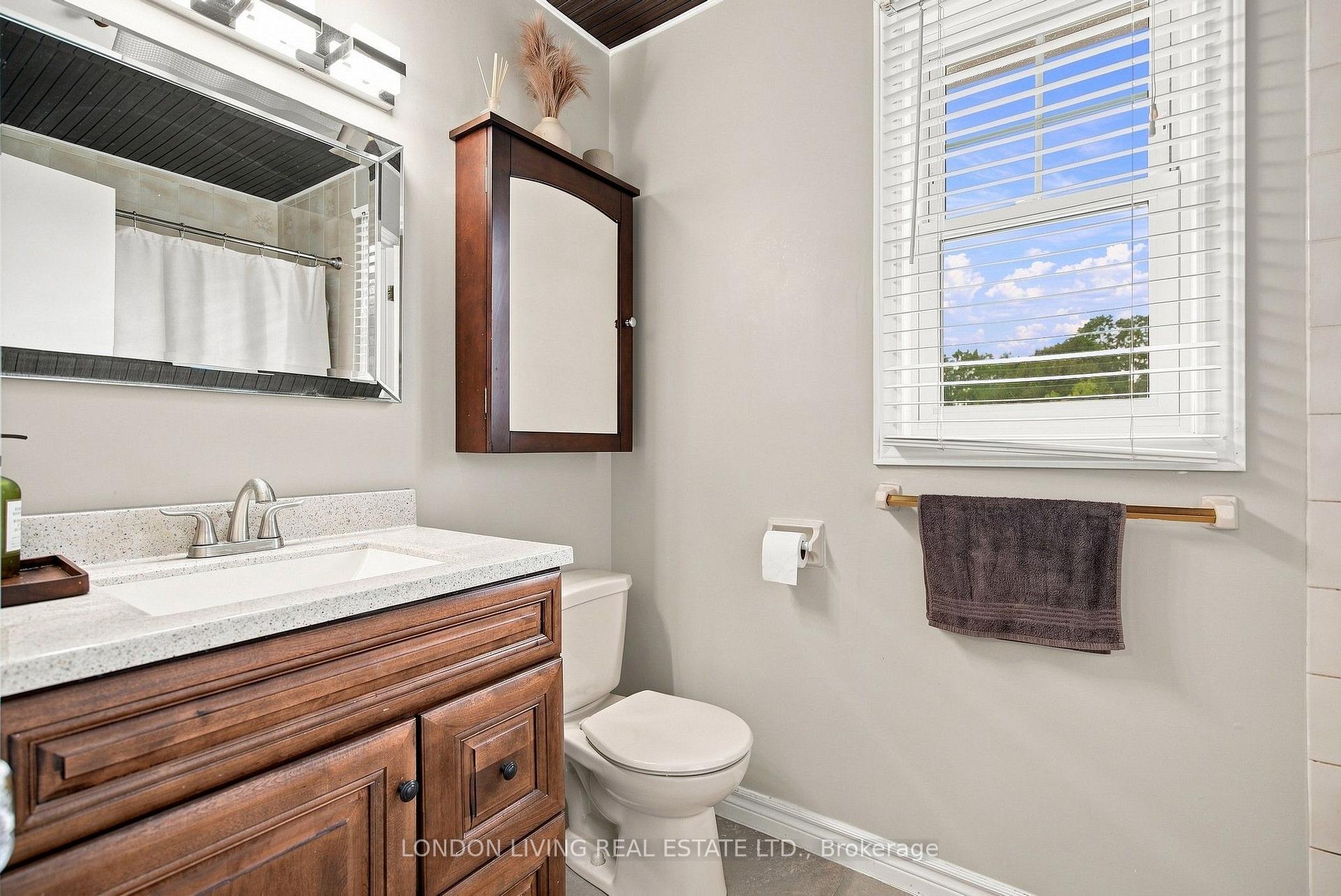 Photo 30 of 704 Homeview Road, London, South Q — HOMEH