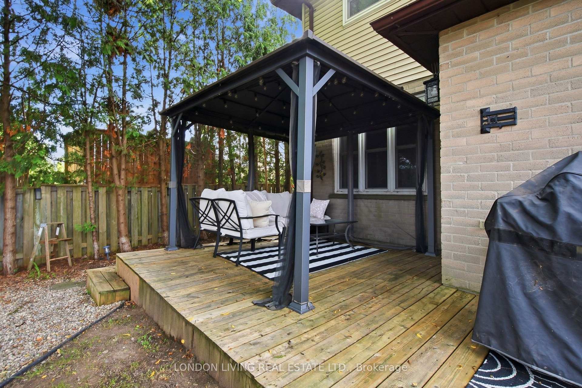 Photo 37 of 704 Homeview Road, London, South Q — HOMEH