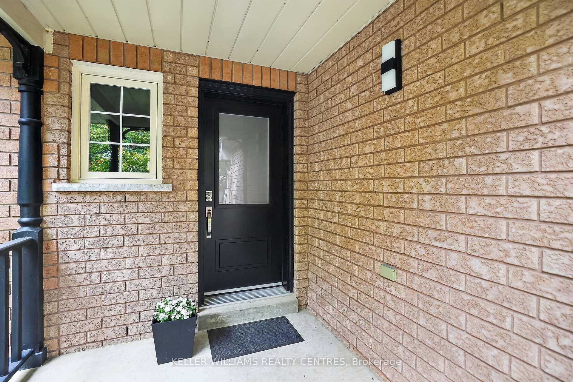 Photo 3 of 120 Woodroof Crescent, Aurora, Bayview Wellington — HOMEH