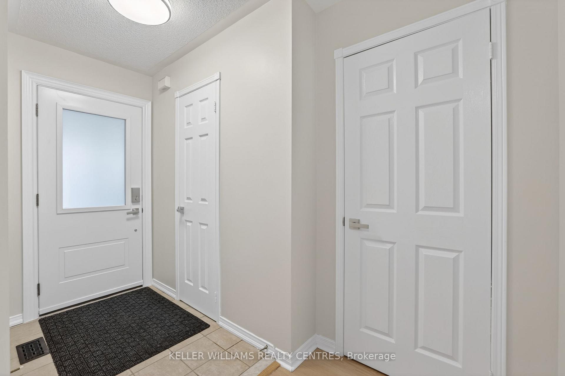 Photo 5 of 120 Woodroof Crescent, Aurora, Bayview Wellington — HOMEH