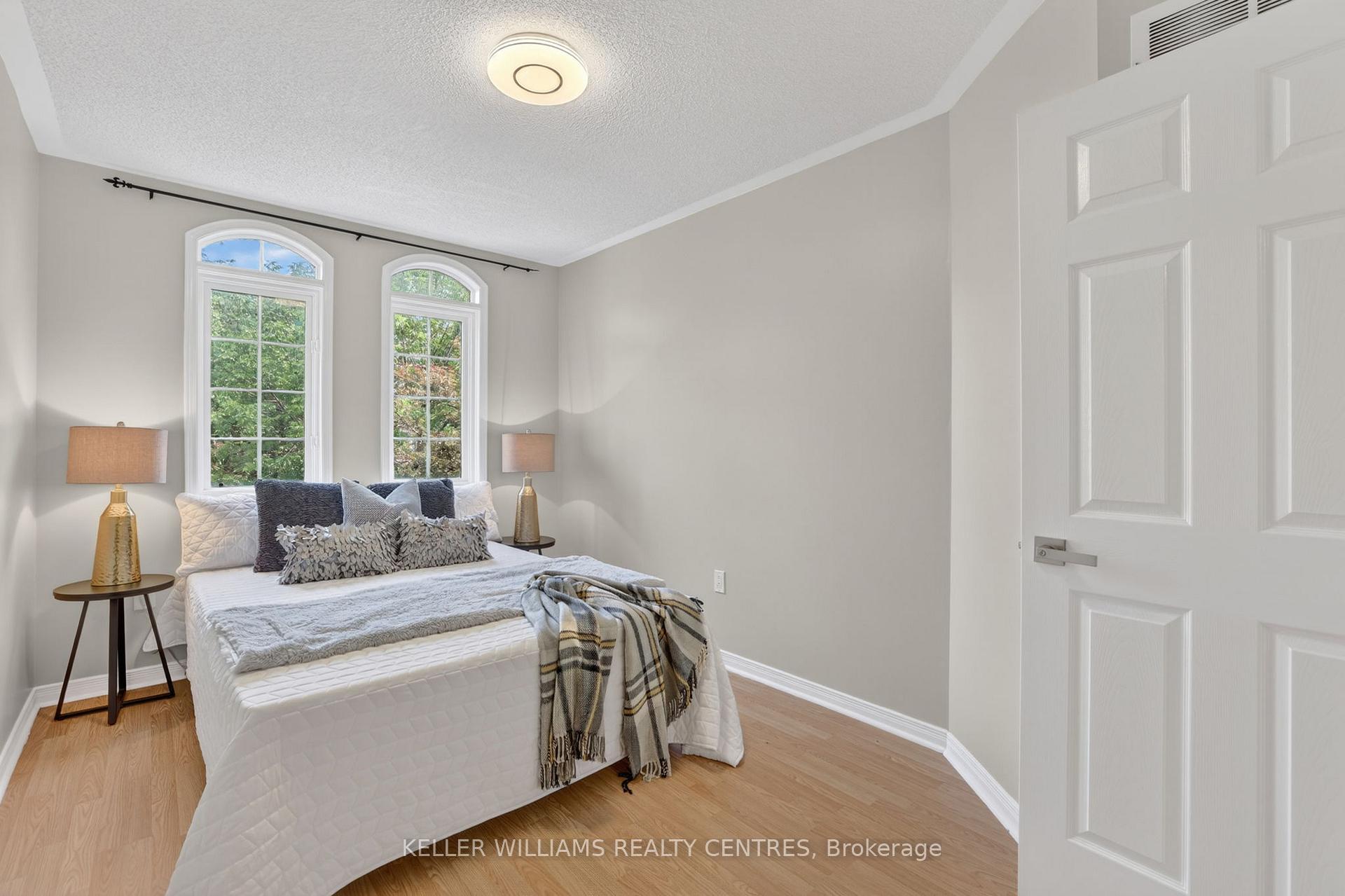 Photo 24 of 120 Woodroof Crescent, Aurora, Bayview Wellington — HOMEH