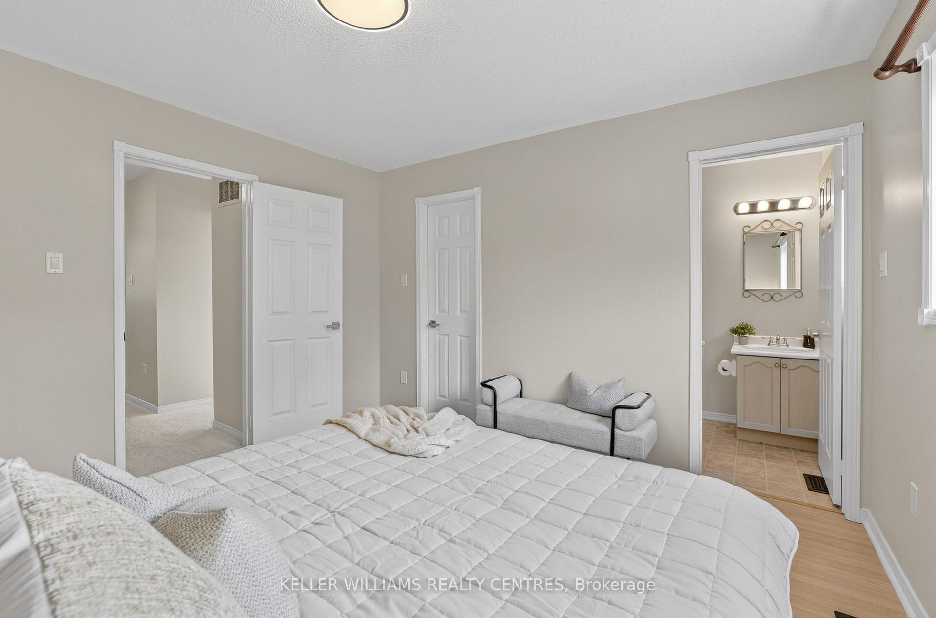 Photo 31 of 120 Woodroof Crescent, Aurora, Bayview Wellington — HOMEH