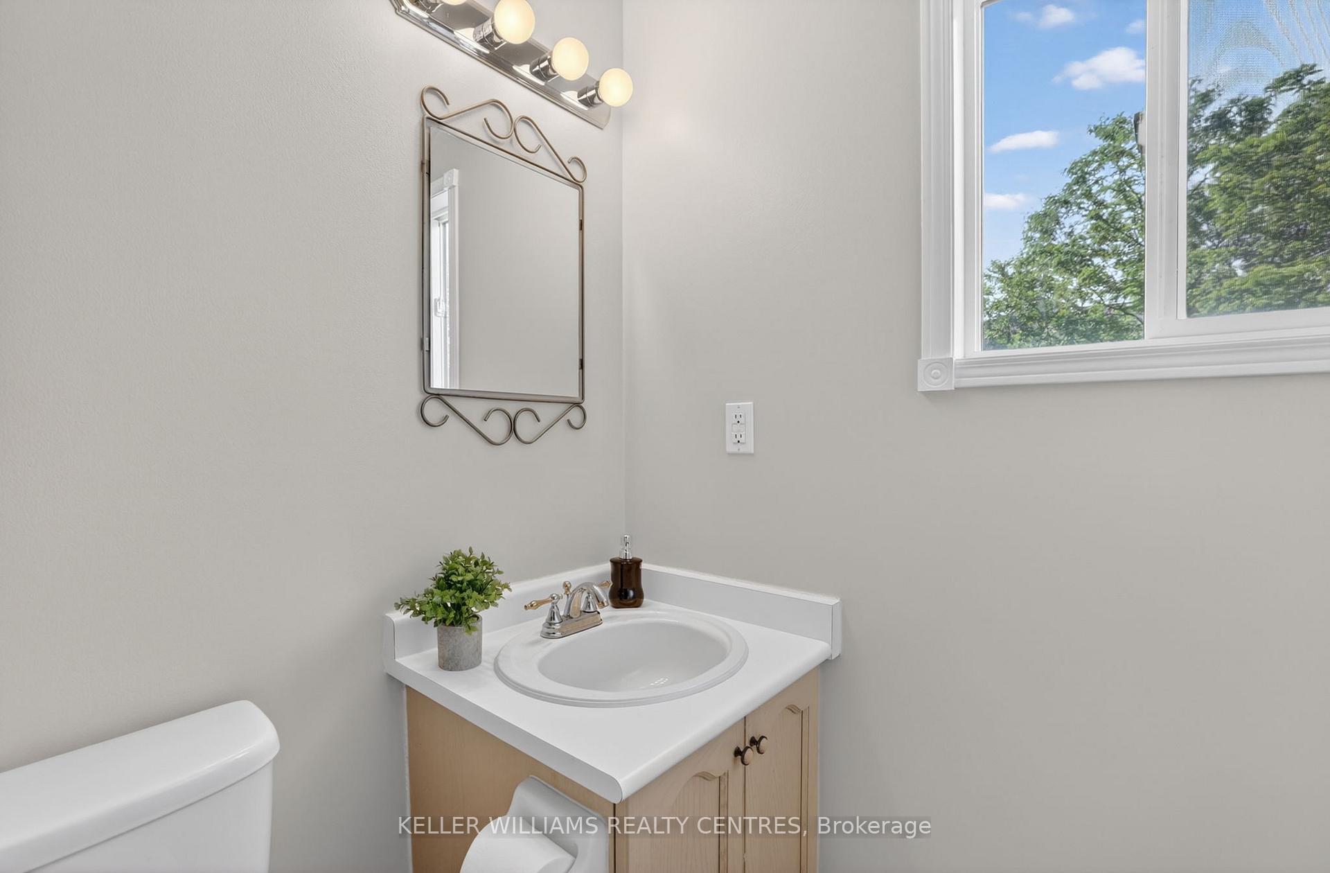 Photo 32 of 120 Woodroof Crescent, Aurora, Bayview Wellington — HOMEH