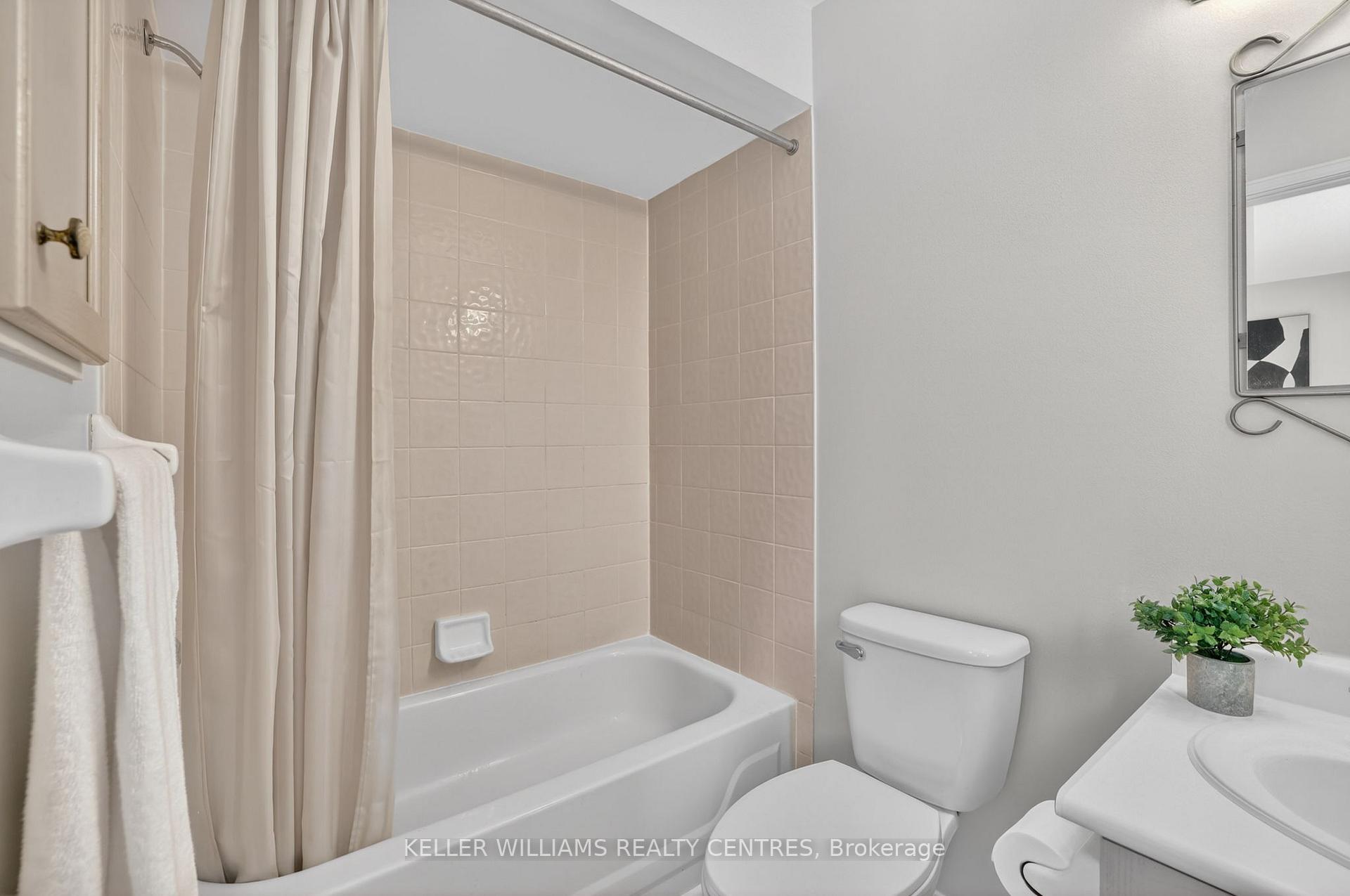 Photo 33 of 120 Woodroof Crescent, Aurora, Bayview Wellington — HOMEH