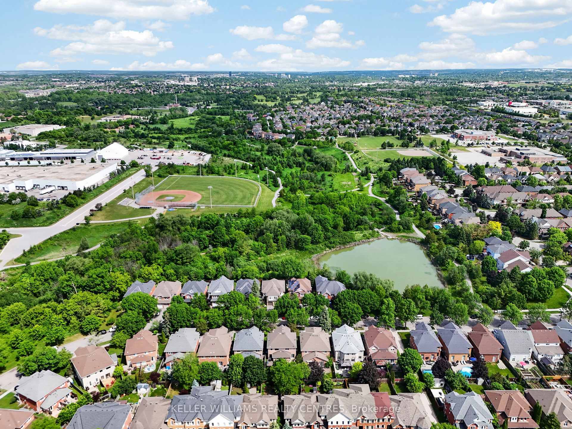 Photo 36 of 120 Woodroof Crescent, Aurora, Bayview Wellington — HOMEH