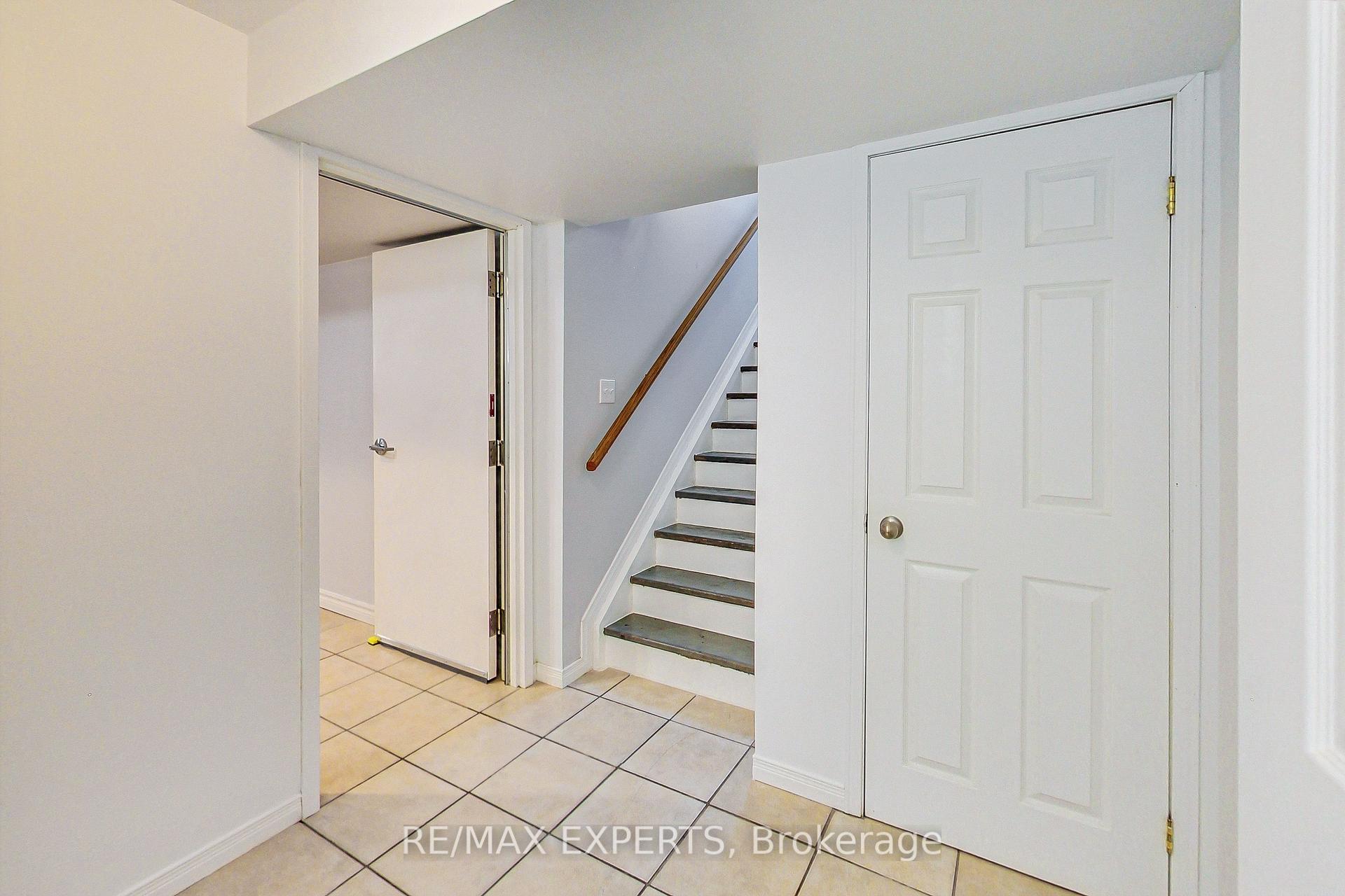 Photo 3 of 10 Butternut Drive, Barrie, Holly — HOMEH