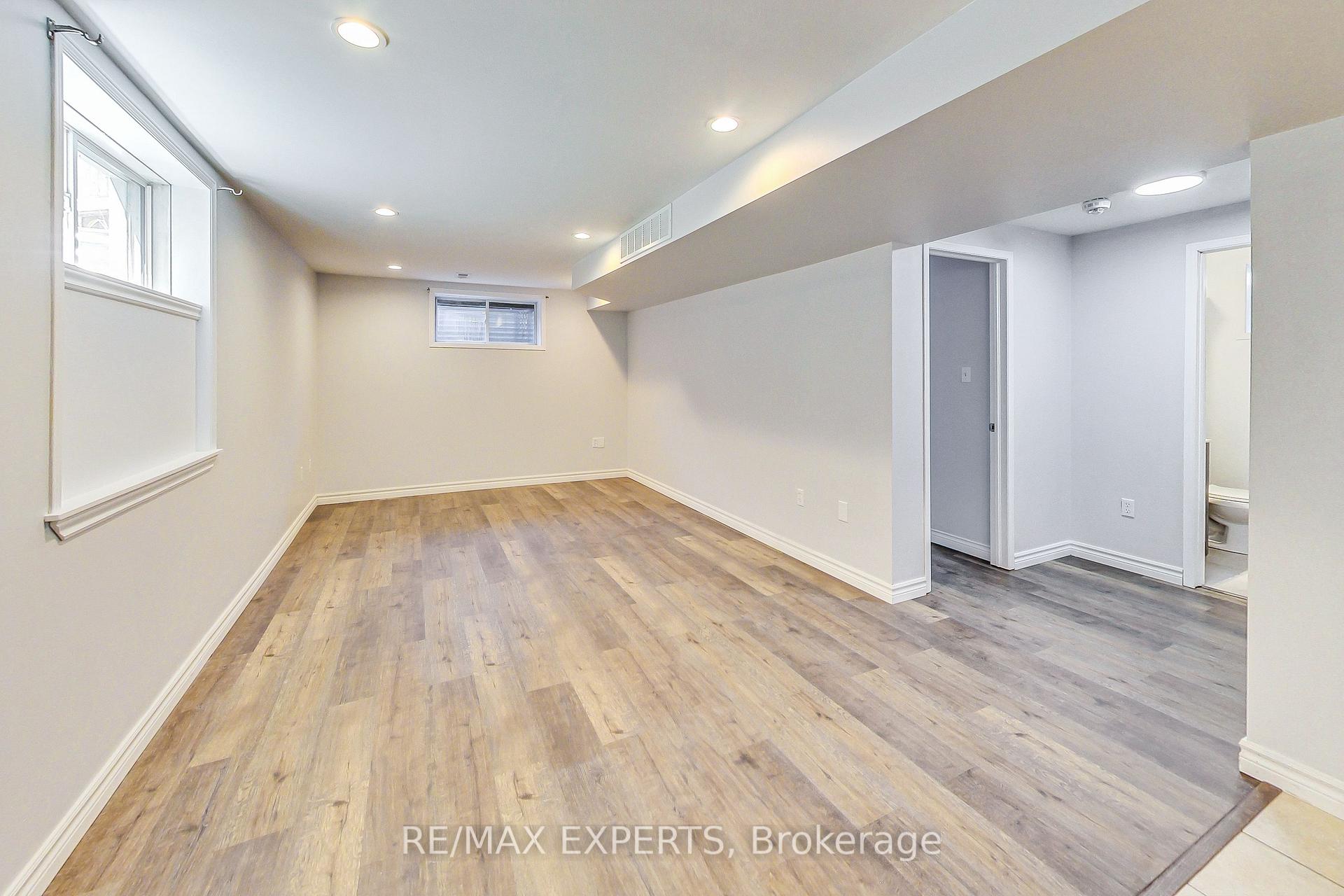 Photo 7 of 10 Butternut Drive, Barrie, Holly — HOMEH