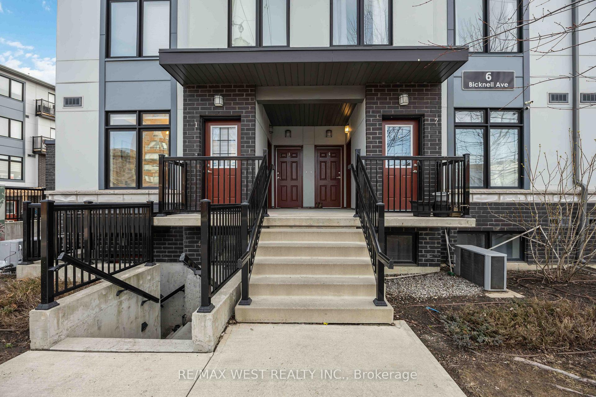 Photo 2 of Unit 1, 6 Bicknell Avenue, Toronto, Keelesdale-Eglinton West — HOMEH