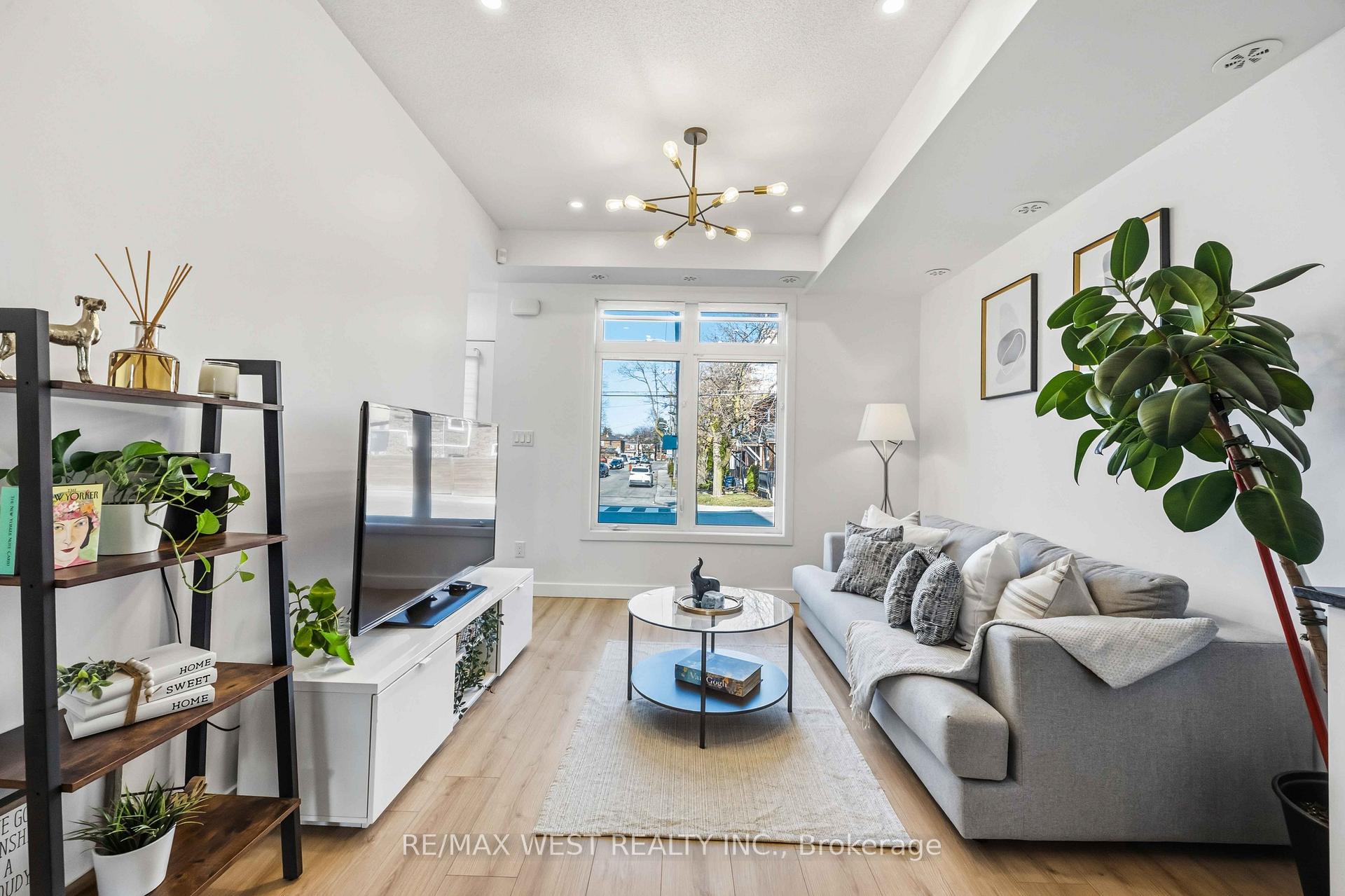 Photo 6 of Unit 1, 6 Bicknell Avenue, Toronto, Keelesdale-Eglinton West — HOMEH