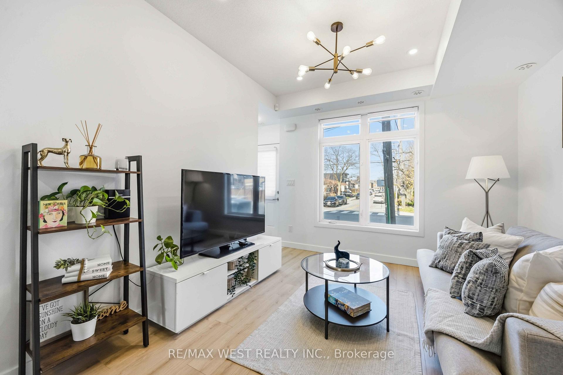 Photo 7 of Unit 1, 6 Bicknell Avenue, Toronto, Keelesdale-Eglinton West — HOMEH