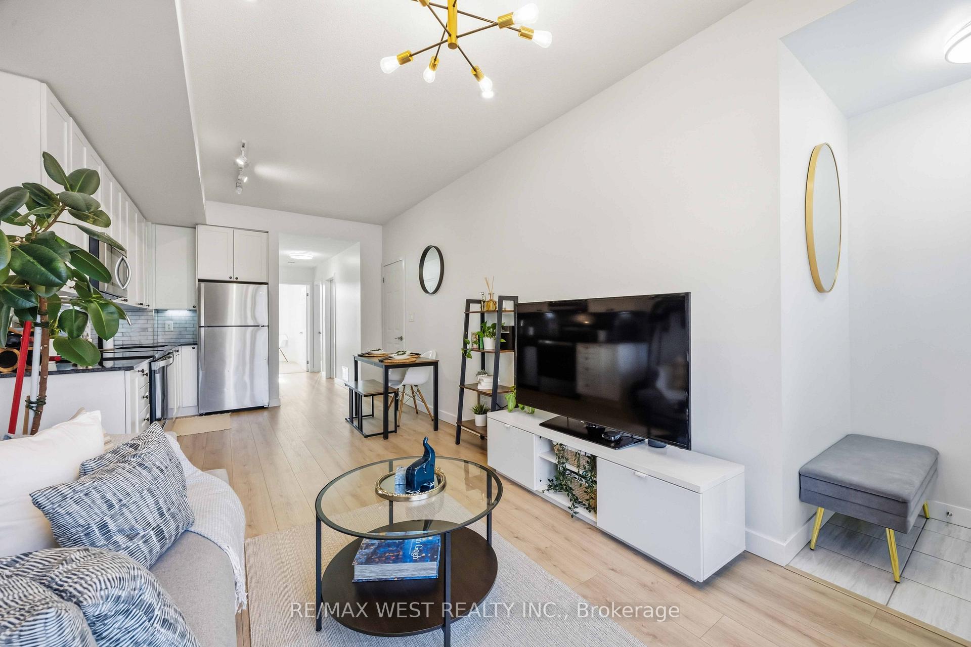 Photo 9 of Unit 1, 6 Bicknell Avenue, Toronto, Keelesdale-Eglinton West — HOMEH